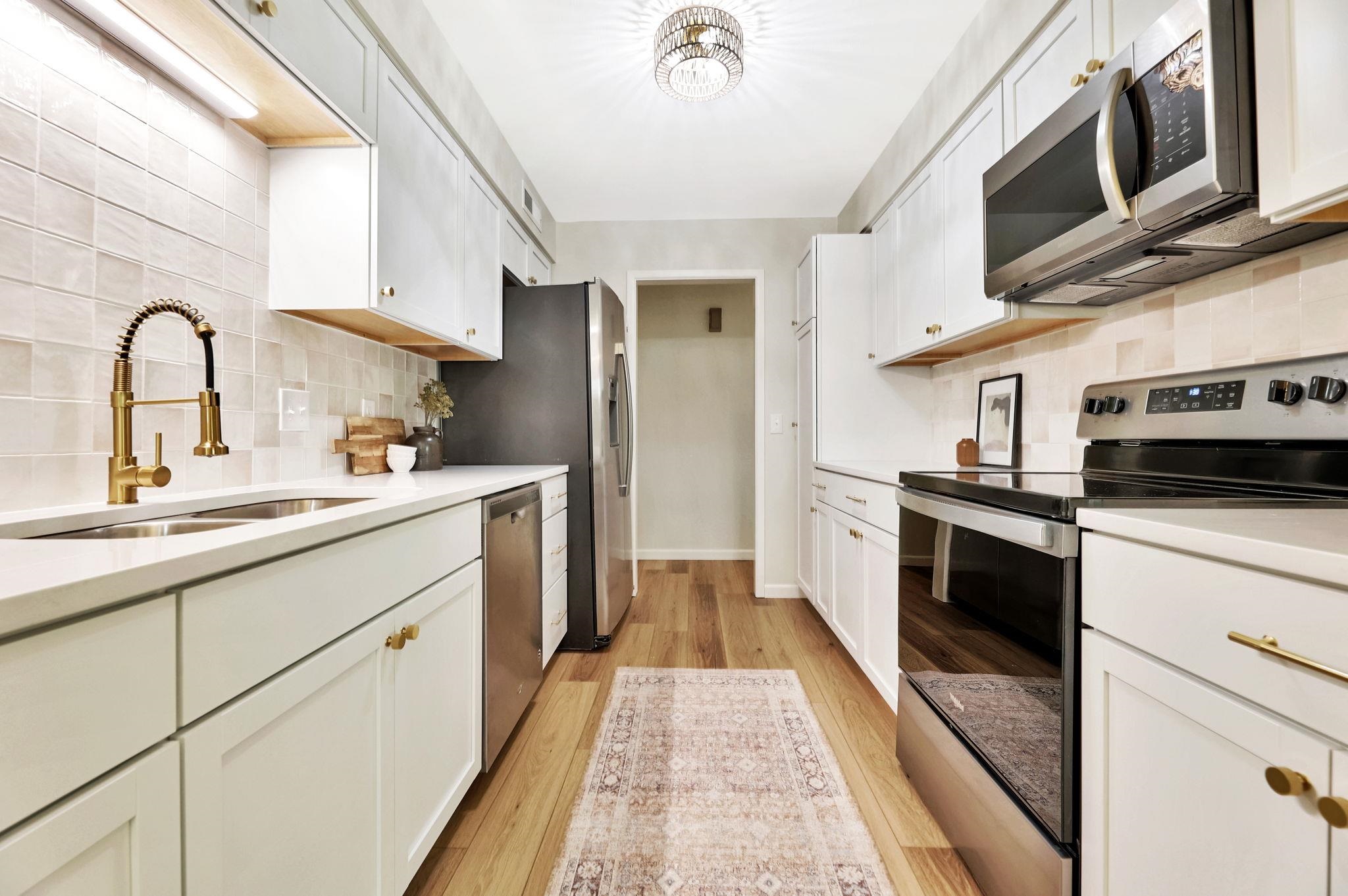 Wichita, Kansas 67207, United States, 3 Bedrooms Bedrooms, ,2 BathroomsBathrooms,Residential,Pending,53714