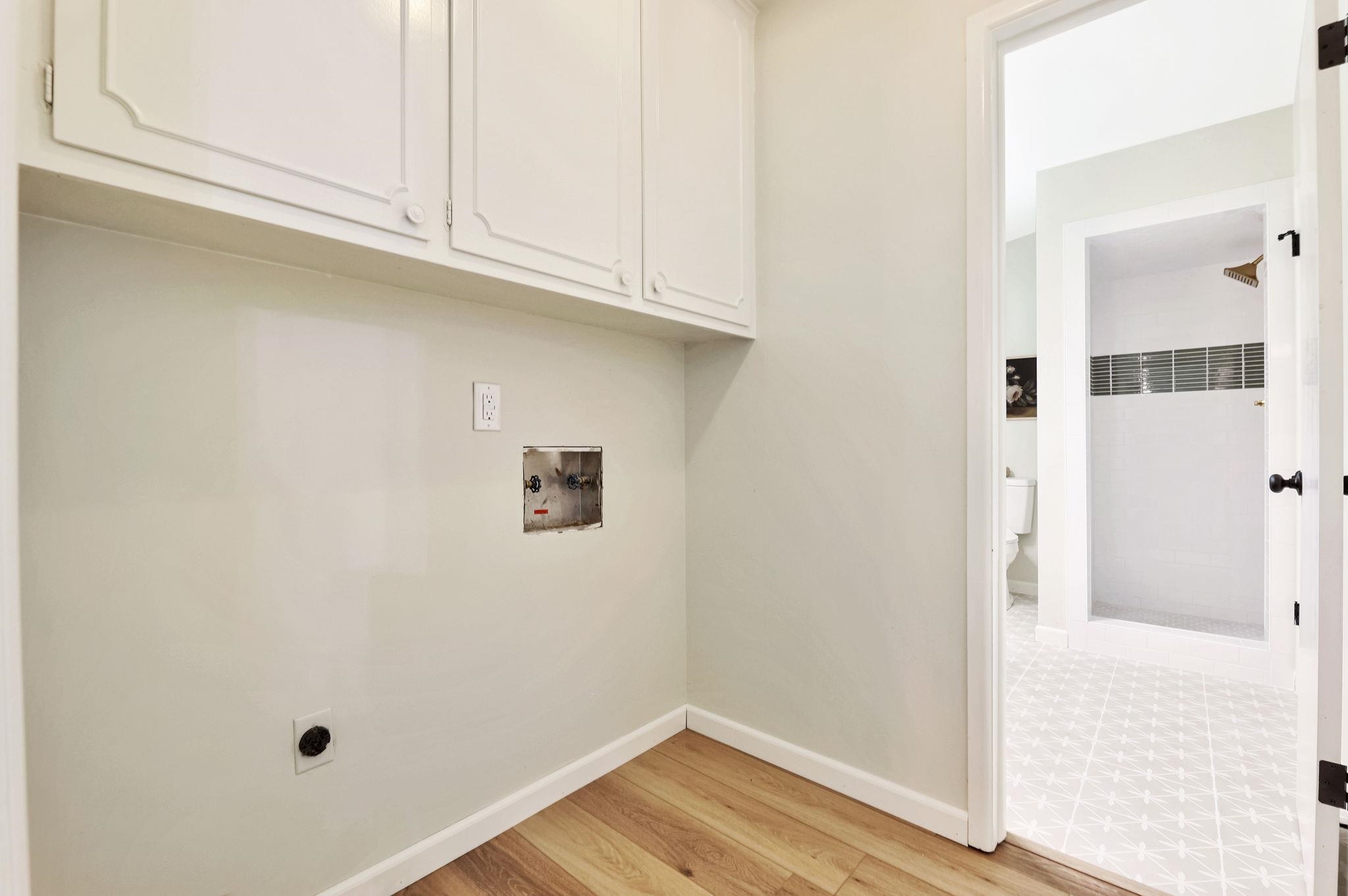 Wichita, Kansas 67207, United States, 3 Bedrooms Bedrooms, ,2 BathroomsBathrooms,Residential,Pending,53714