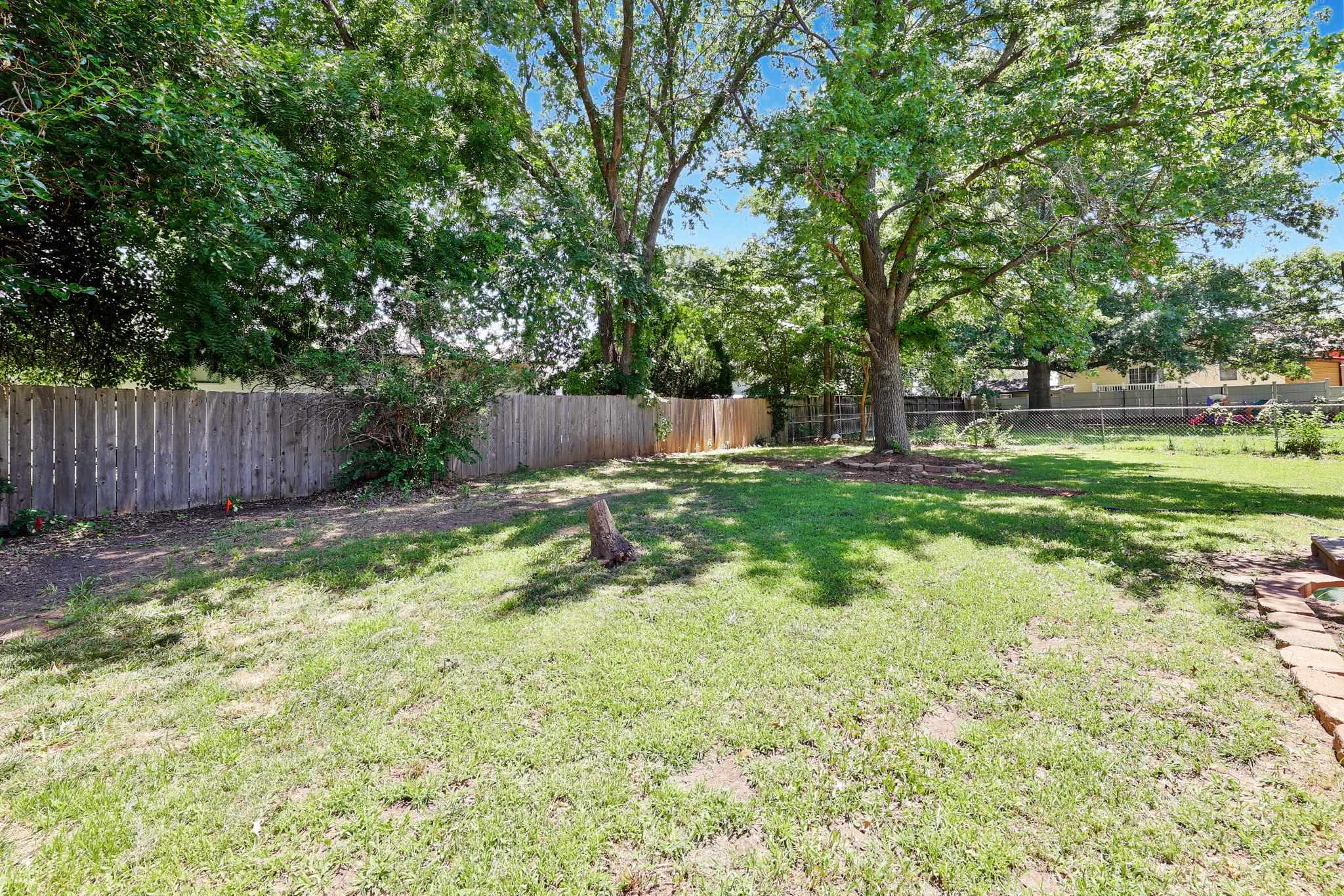 Wichita, Kansas 67207, United States, 3 Bedrooms Bedrooms, ,2 BathroomsBathrooms,Residential,Pending,53714