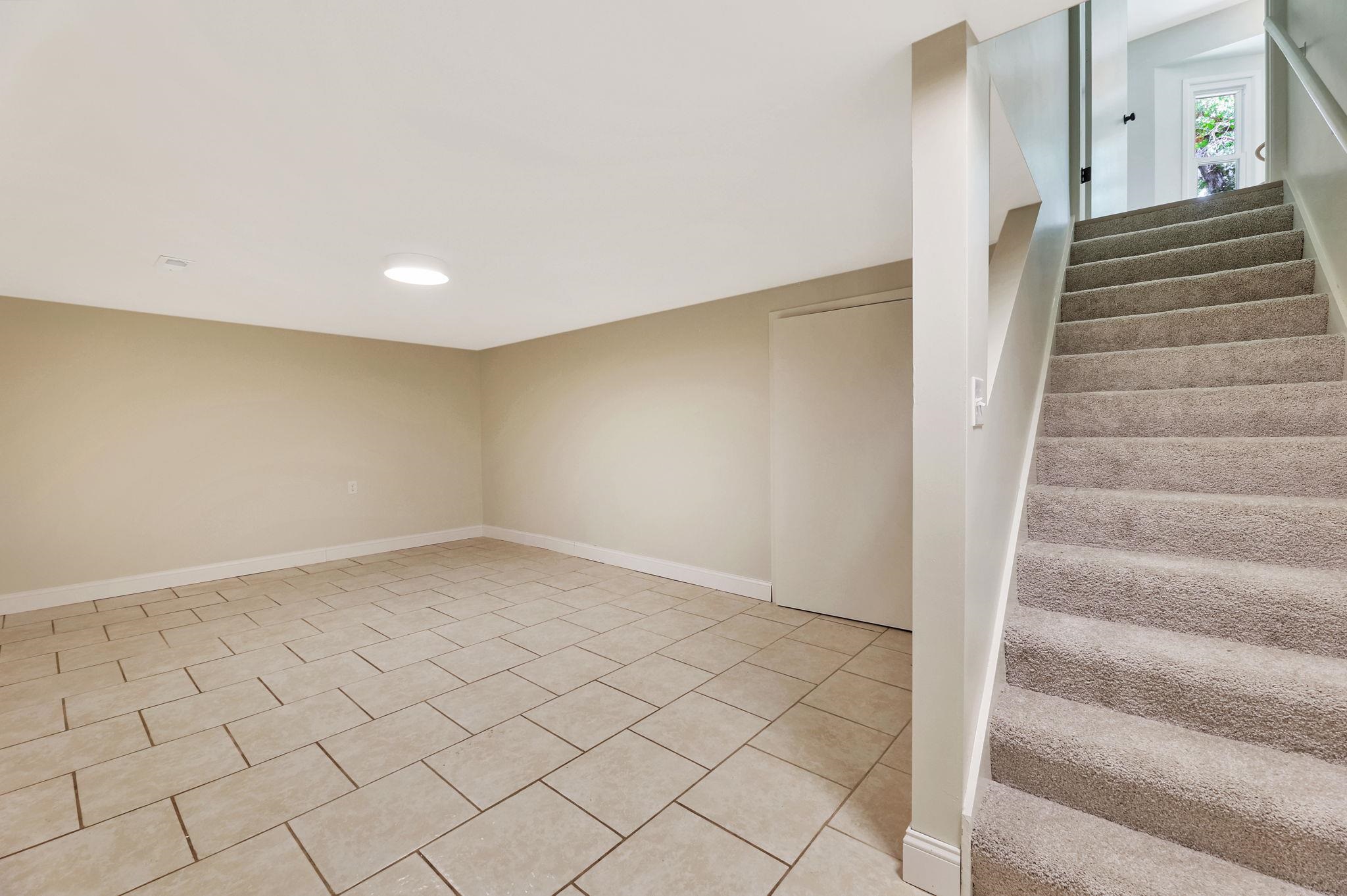 Wichita, Kansas 67207, United States, 3 Bedrooms Bedrooms, ,2 BathroomsBathrooms,Residential,Pending,53714