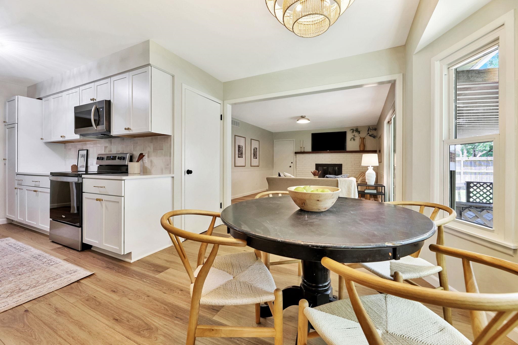 Wichita, Kansas 67207, United States, 3 Bedrooms Bedrooms, ,2 BathroomsBathrooms,Residential,Pending,53714