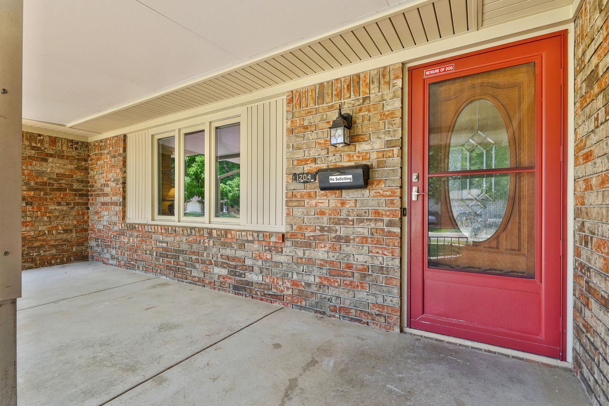 Wichita, Kansas 67207, United States, 3 Bedrooms Bedrooms, ,2 BathroomsBathrooms,Residential,Pending,53714