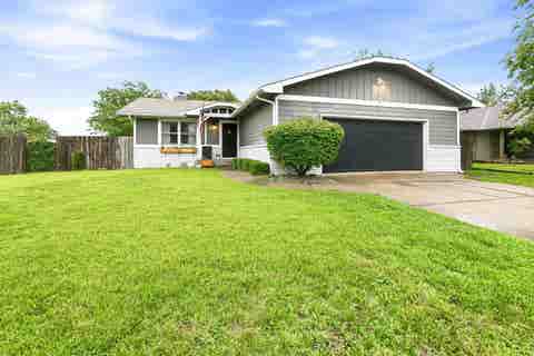 Homes For Sale - 1153 S Burrus St<br/> Wichita, KS 67207