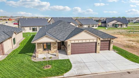 Townhouse For Sale - 1622 S Dove Pl<br/> Sedgwick County, Goddard, KS 67052