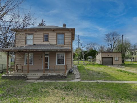 Homes For Sale - 825 N 7th St<br/> Cowley County, Arkansas City, KS 67005