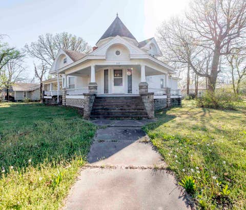 Homes For Sale - 403 W Randolph St<br/> Elk County, Howard, KS 67349
