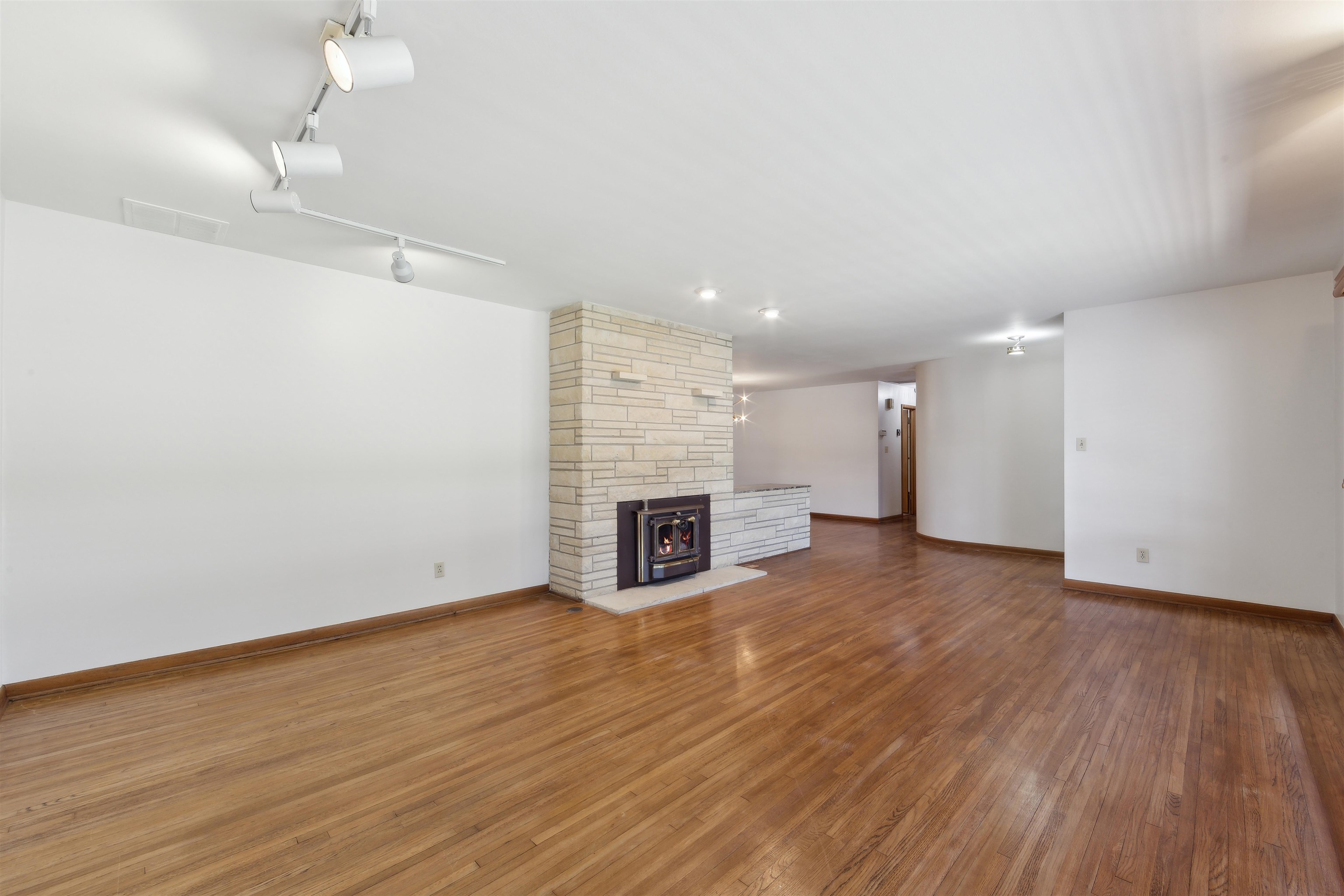 6202 E Jacqueline St, Wichita, Kansas image 6