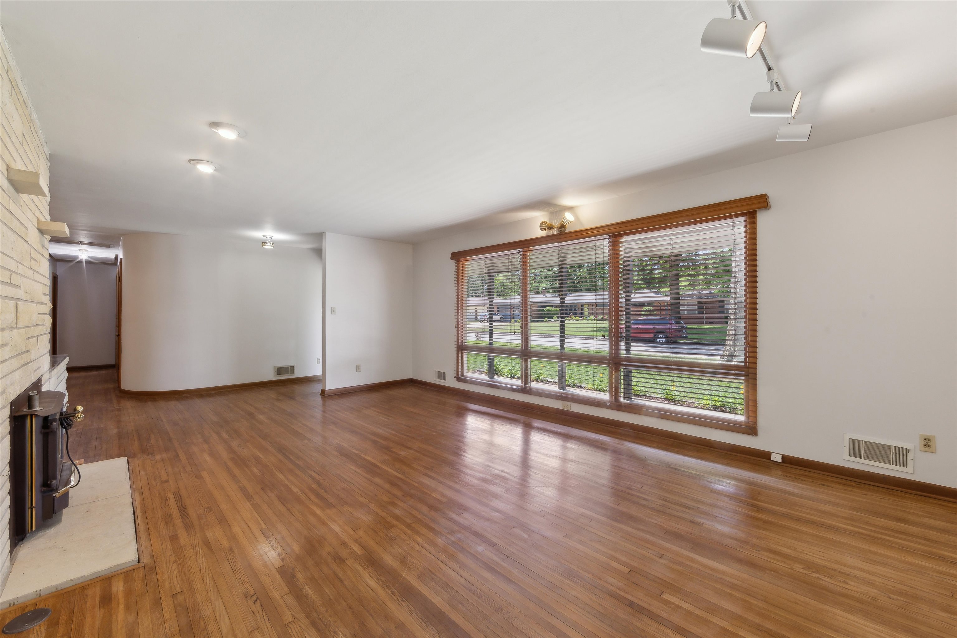 6202 E Jacqueline St, Wichita, Kansas image 5