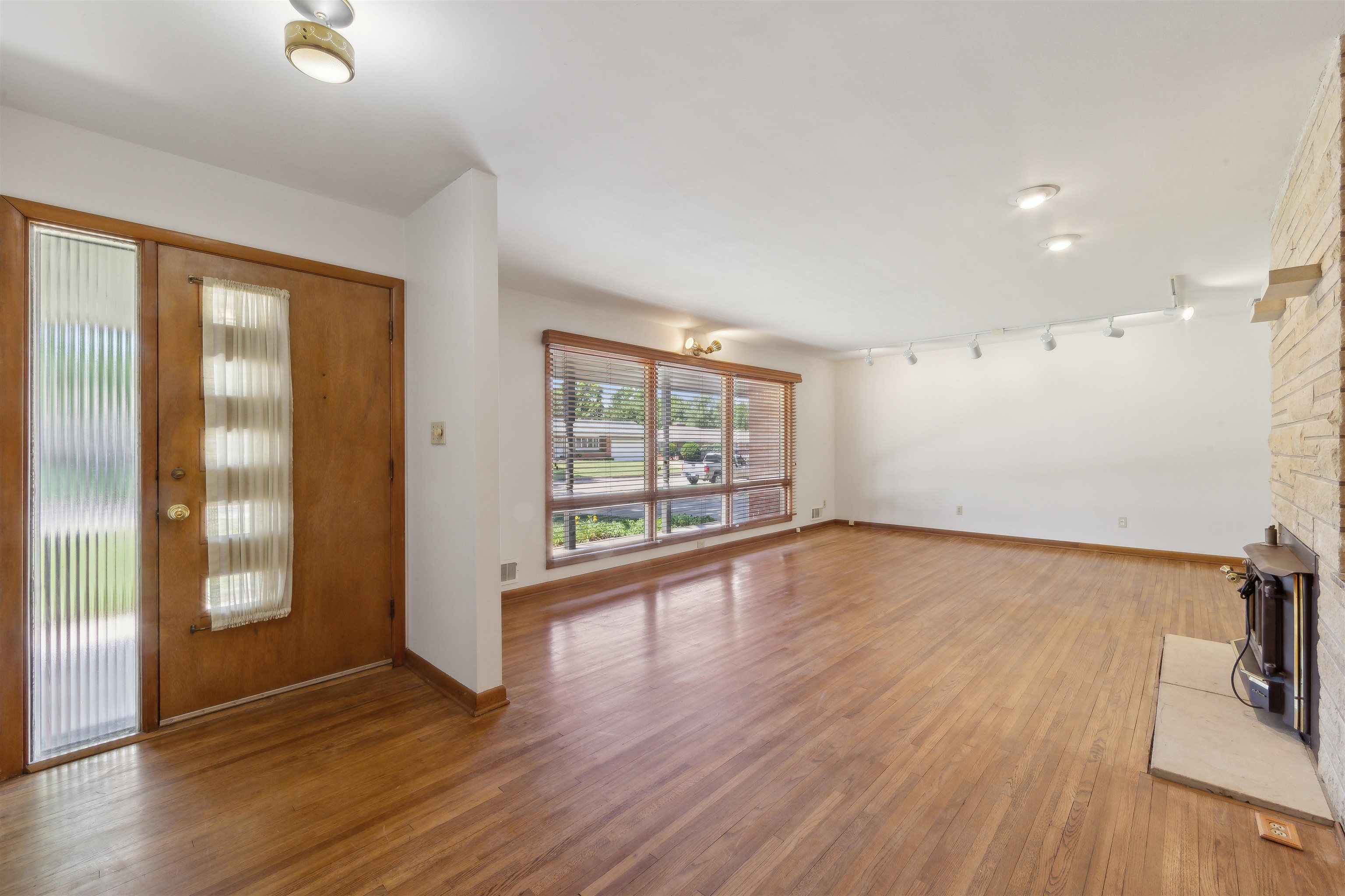 6202 E Jacqueline St, Wichita, Kansas image 4