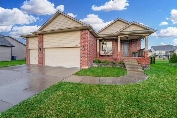 13207 E GILBERT CT, WICHITA, KS 67230 - Image fc8920f9ab5221b0fc7ff28ed7bd08f9/4023733729