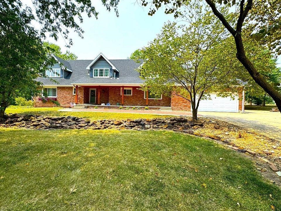 2033 Ridgeview Rd, Salina, Kansas image 1