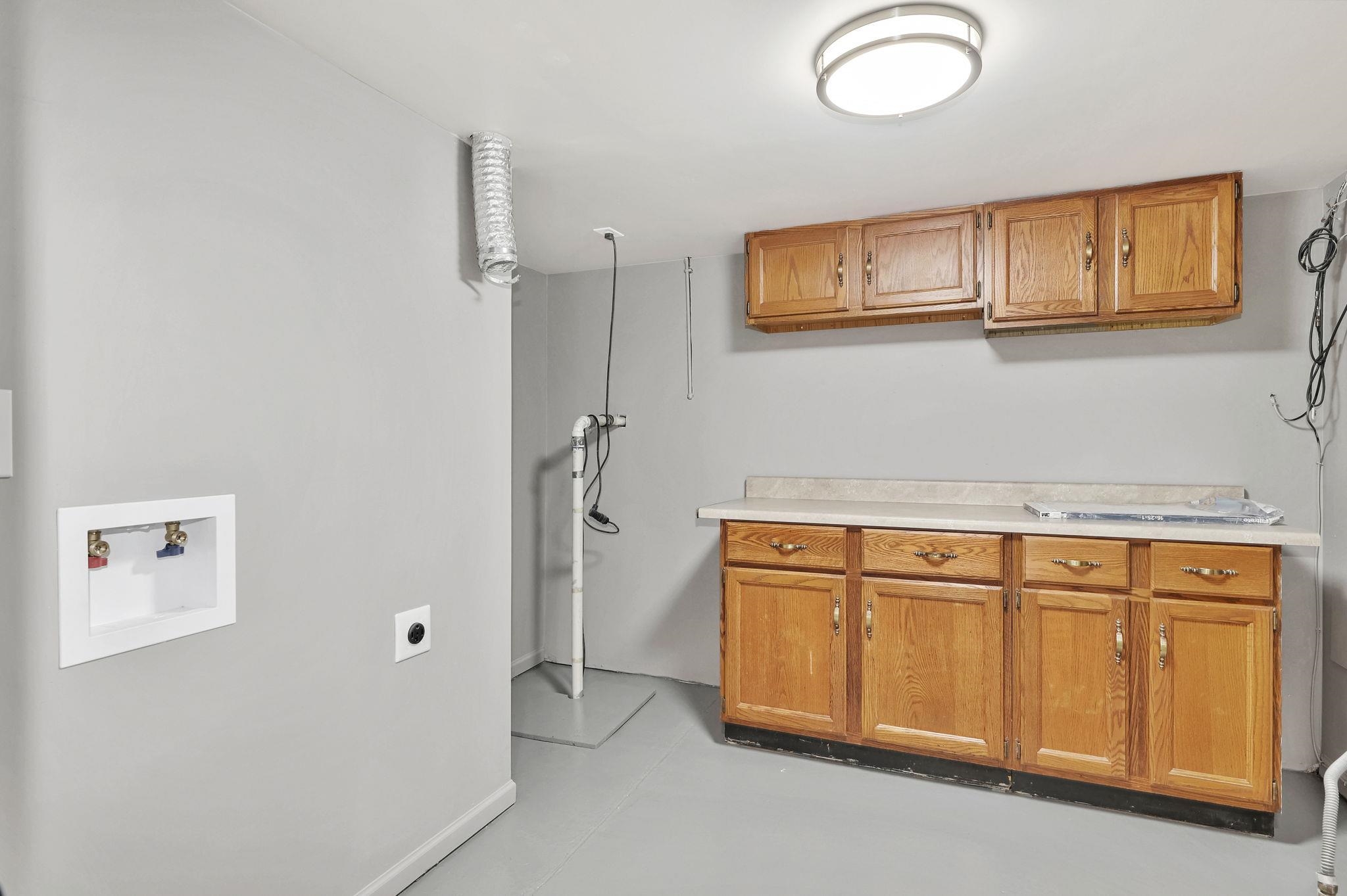 Wichita, Kansas 67207, United States, 3 Bedrooms Bedrooms, ,3 BathroomsBathrooms,Residential,Pending,62333