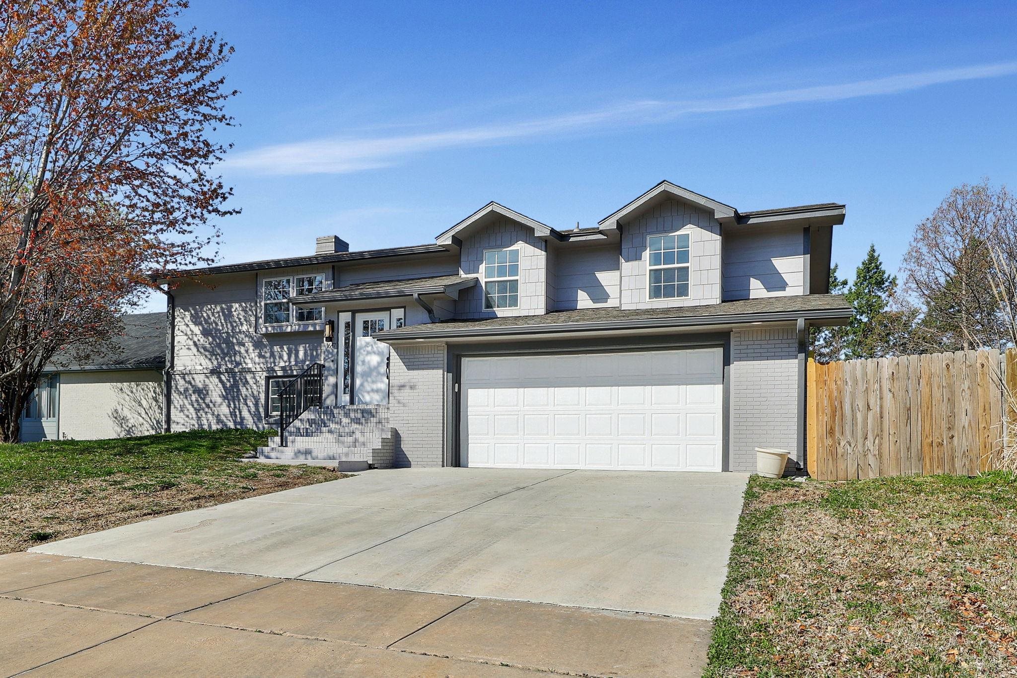 Wichita, Kansas 67207, United States, 3 Bedrooms Bedrooms, ,3 BathroomsBathrooms,Residential,Pending,62333
