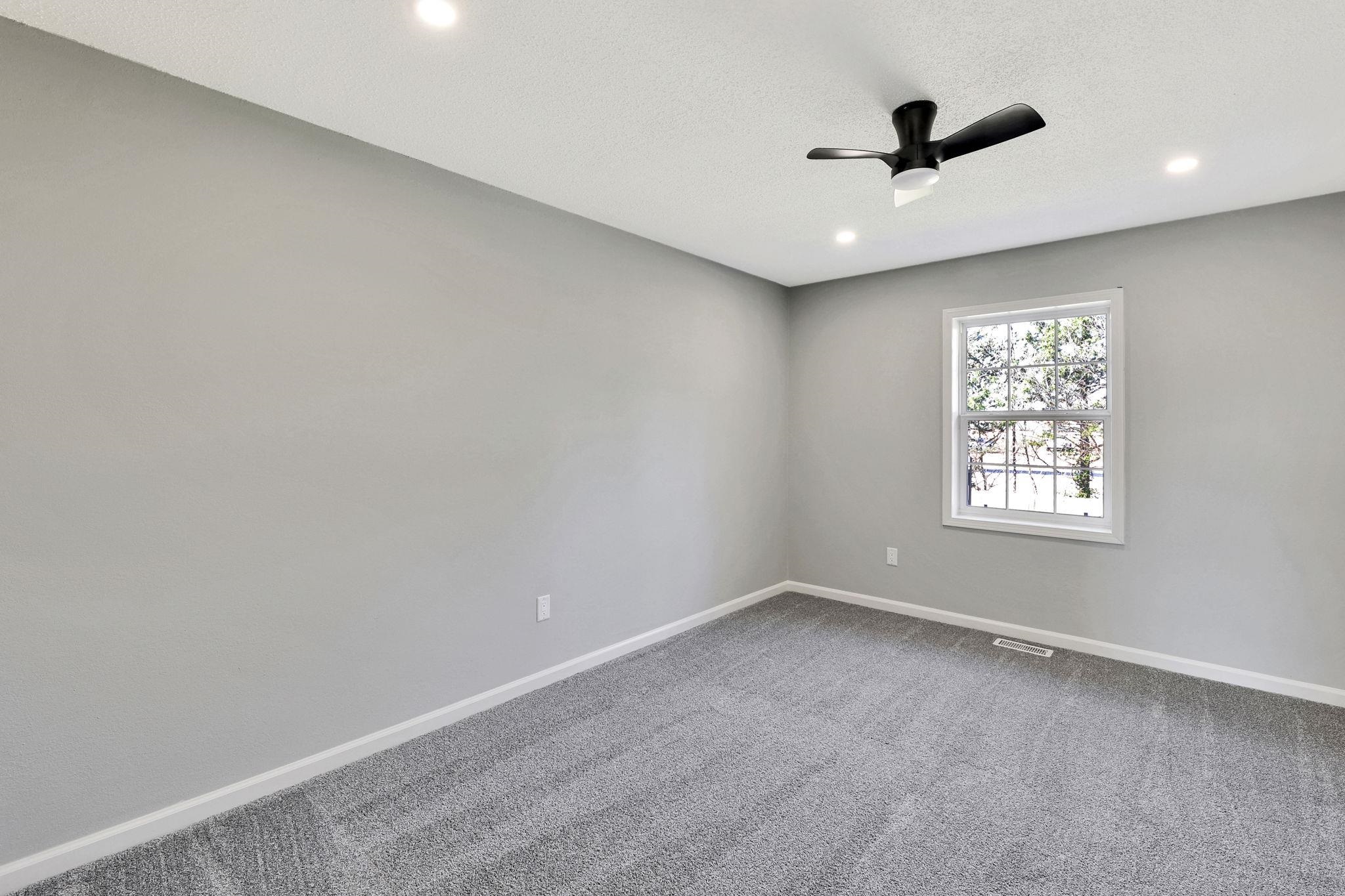 Wichita, Kansas 67207, United States, 3 Bedrooms Bedrooms, ,3 BathroomsBathrooms,Residential,Pending,62333