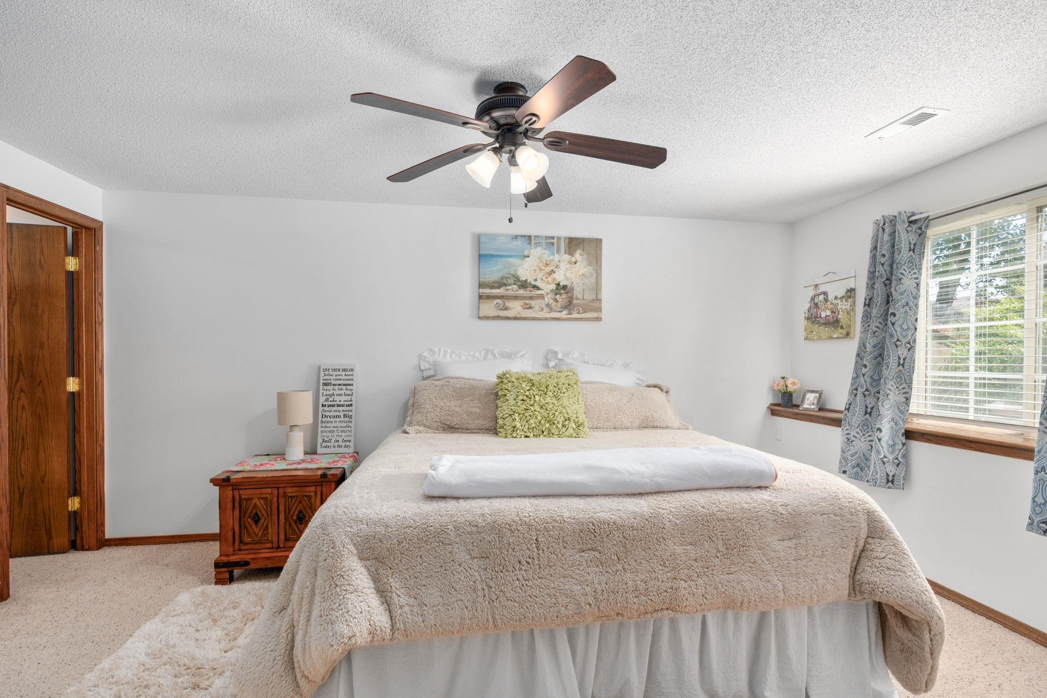 Bel Aire, Kansas 67220, United States, 5 Bedrooms Bedrooms, ,3 BathroomsBathrooms,Residential,Pending,57667