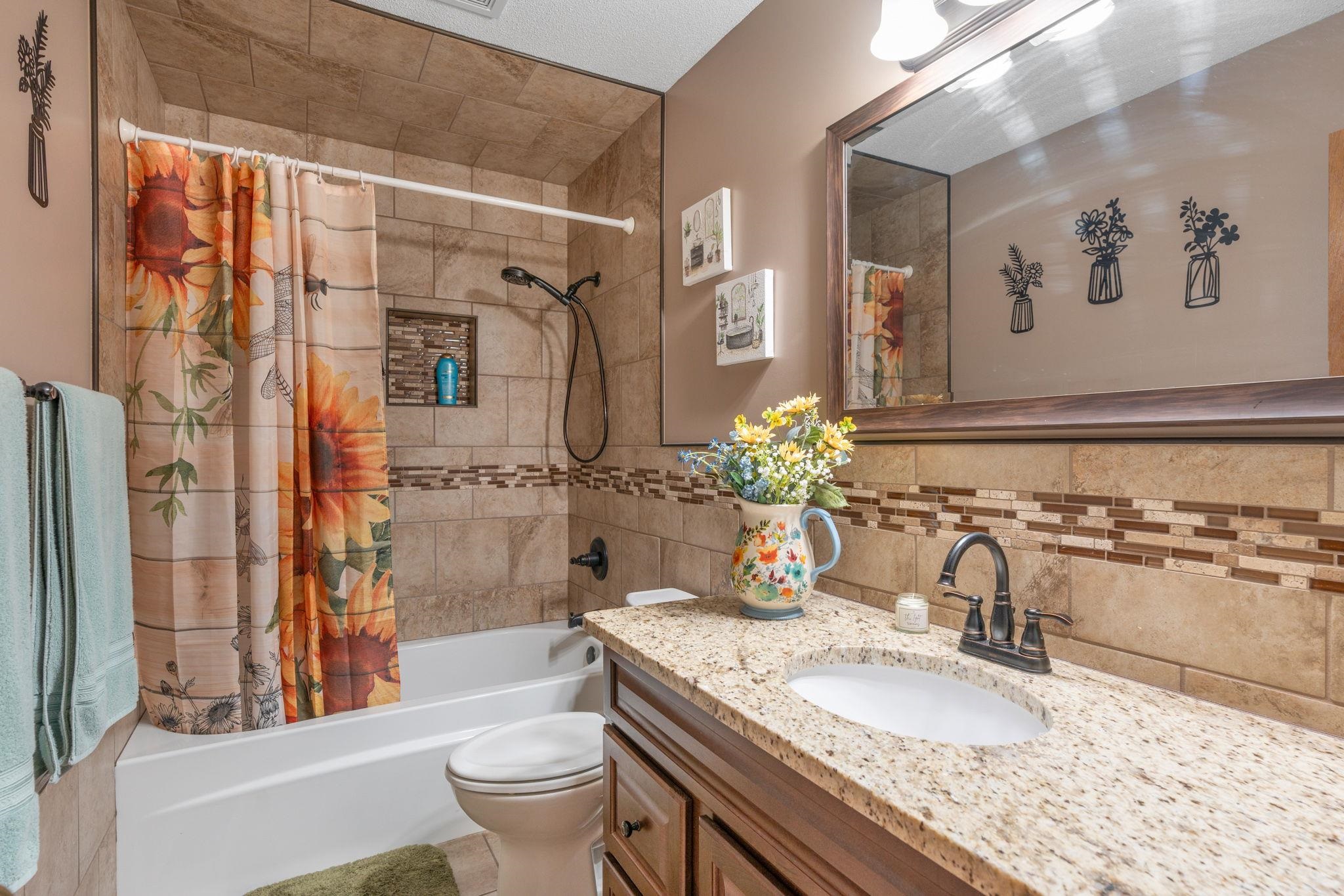 Bel Aire, Kansas 67220, United States, 5 Bedrooms Bedrooms, ,3 BathroomsBathrooms,Residential,Pending,57667