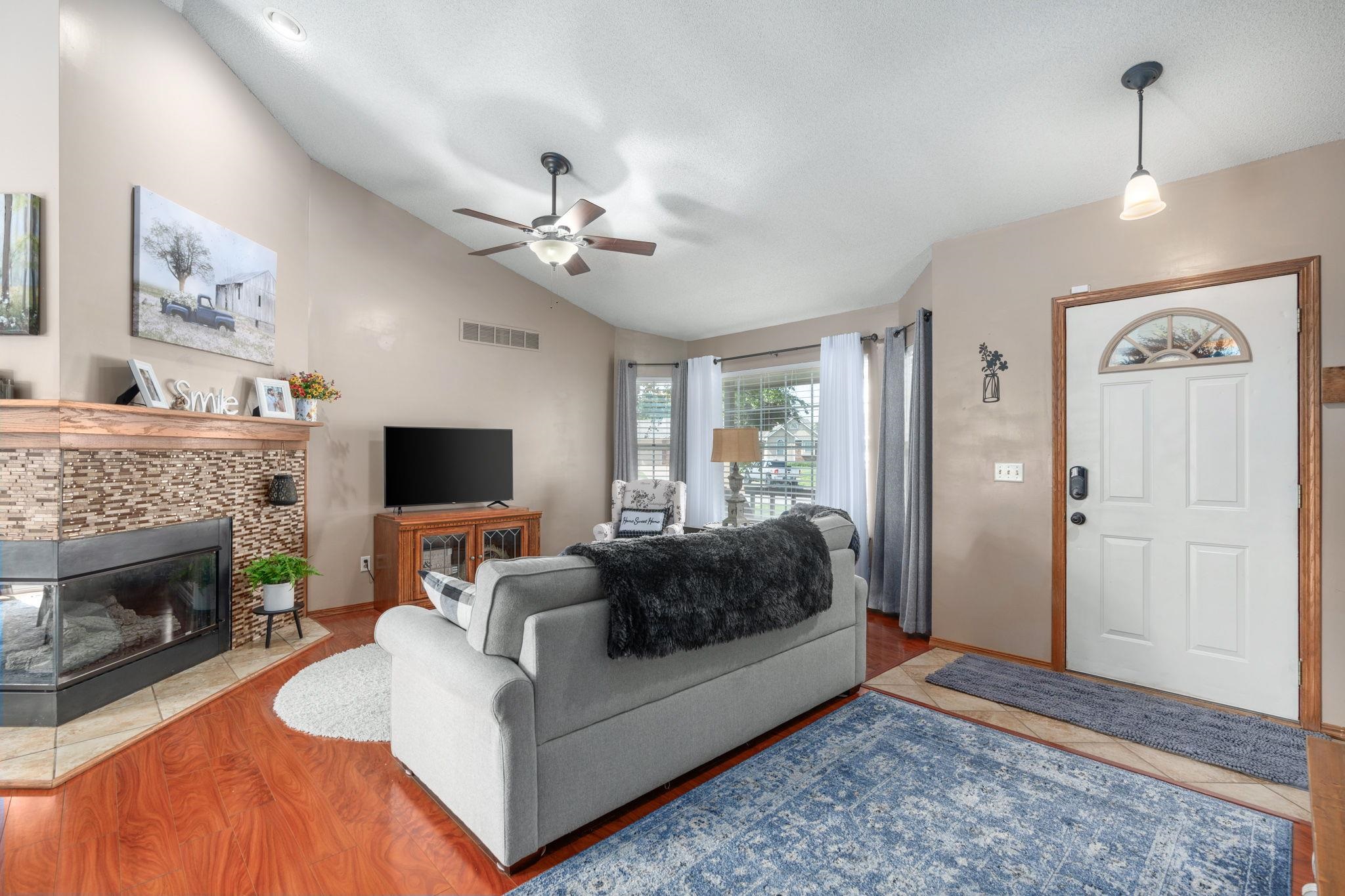 Bel Aire, Kansas 67220, United States, 5 Bedrooms Bedrooms, ,3 BathroomsBathrooms,Residential,Pending,57667