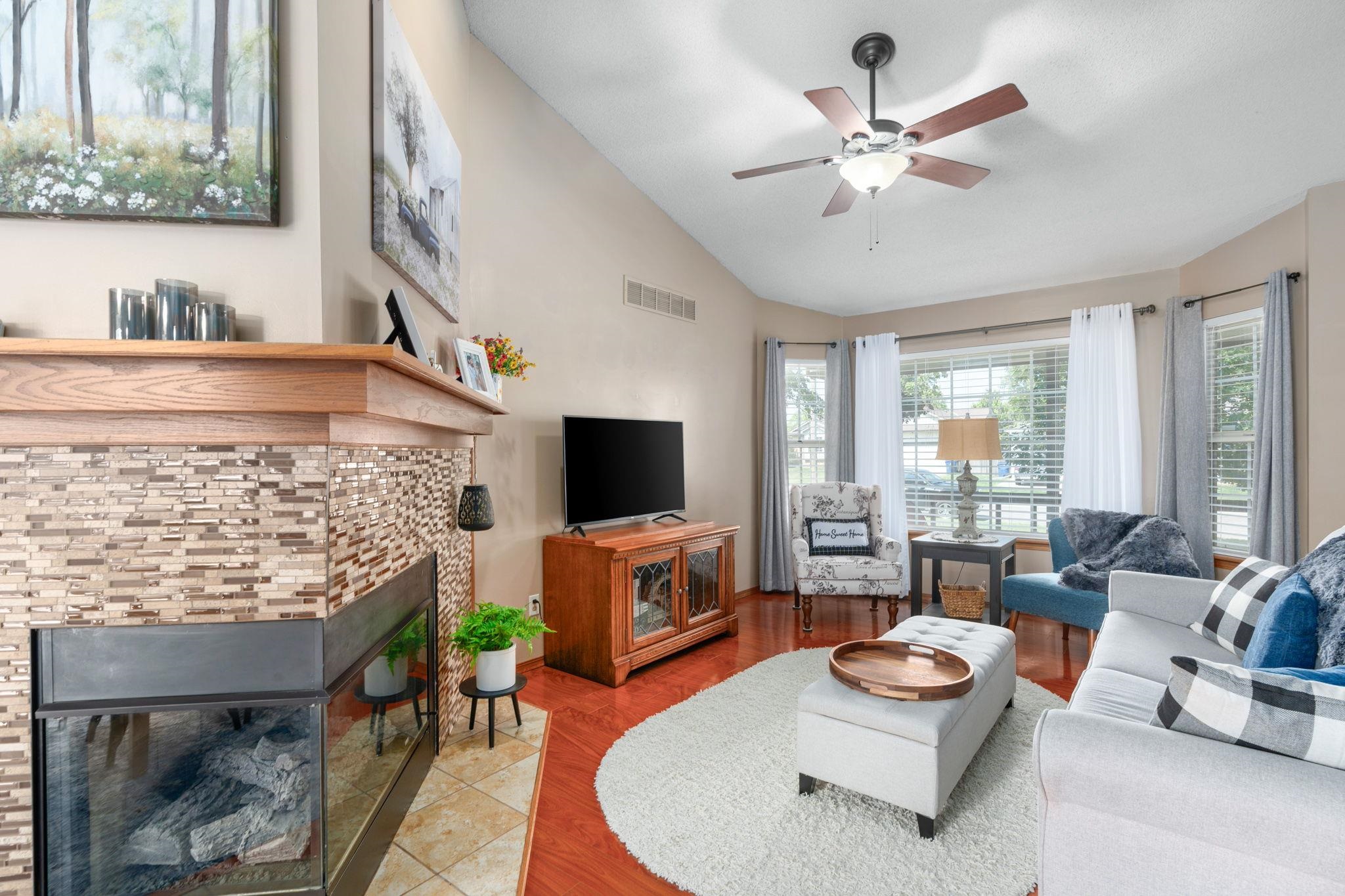 Bel Aire, Kansas 67220, United States, 5 Bedrooms Bedrooms, ,3 BathroomsBathrooms,Residential,Pending,57667