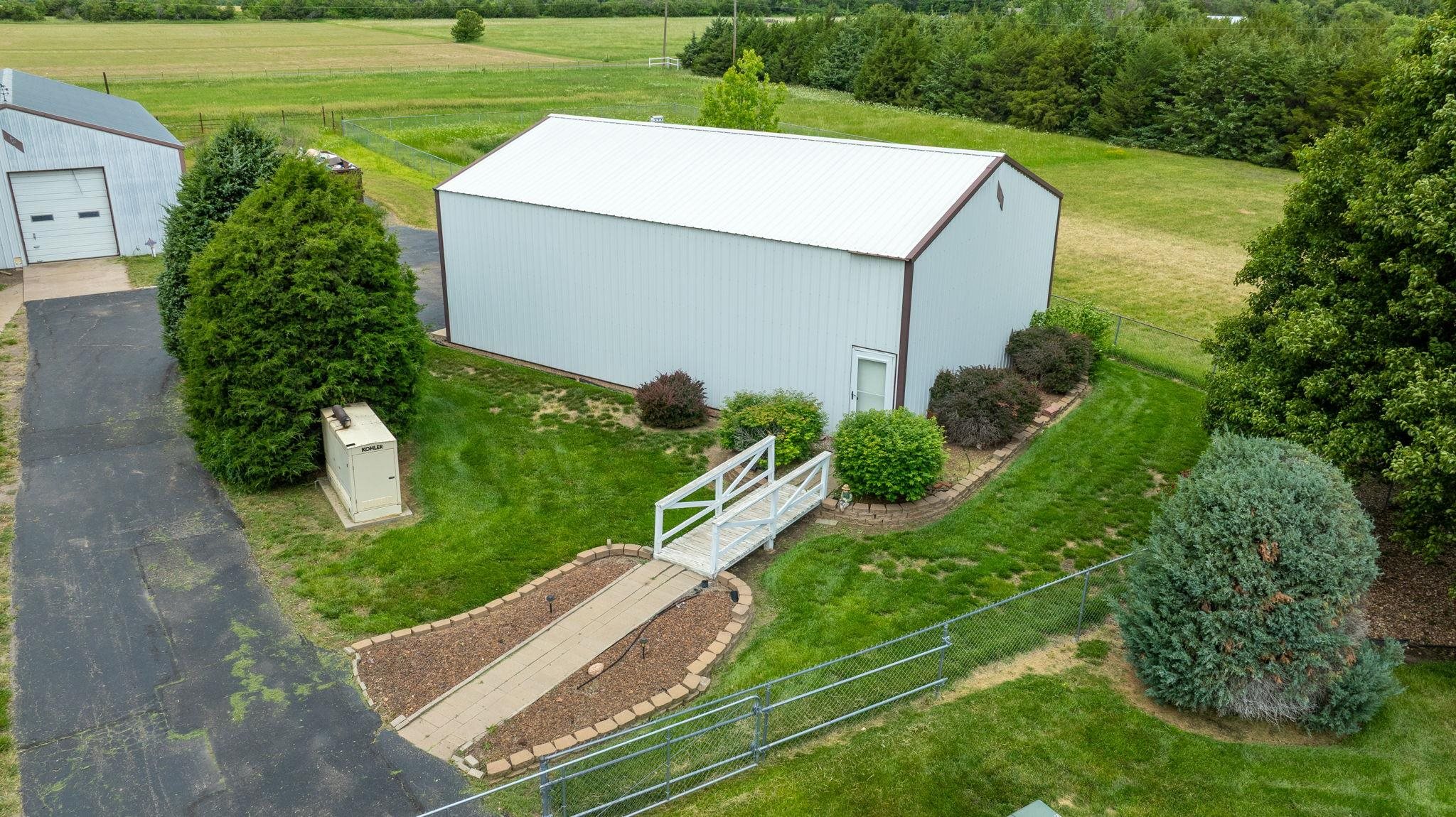 9637 N Hydraulic St, Valley Center, Kansas image 32