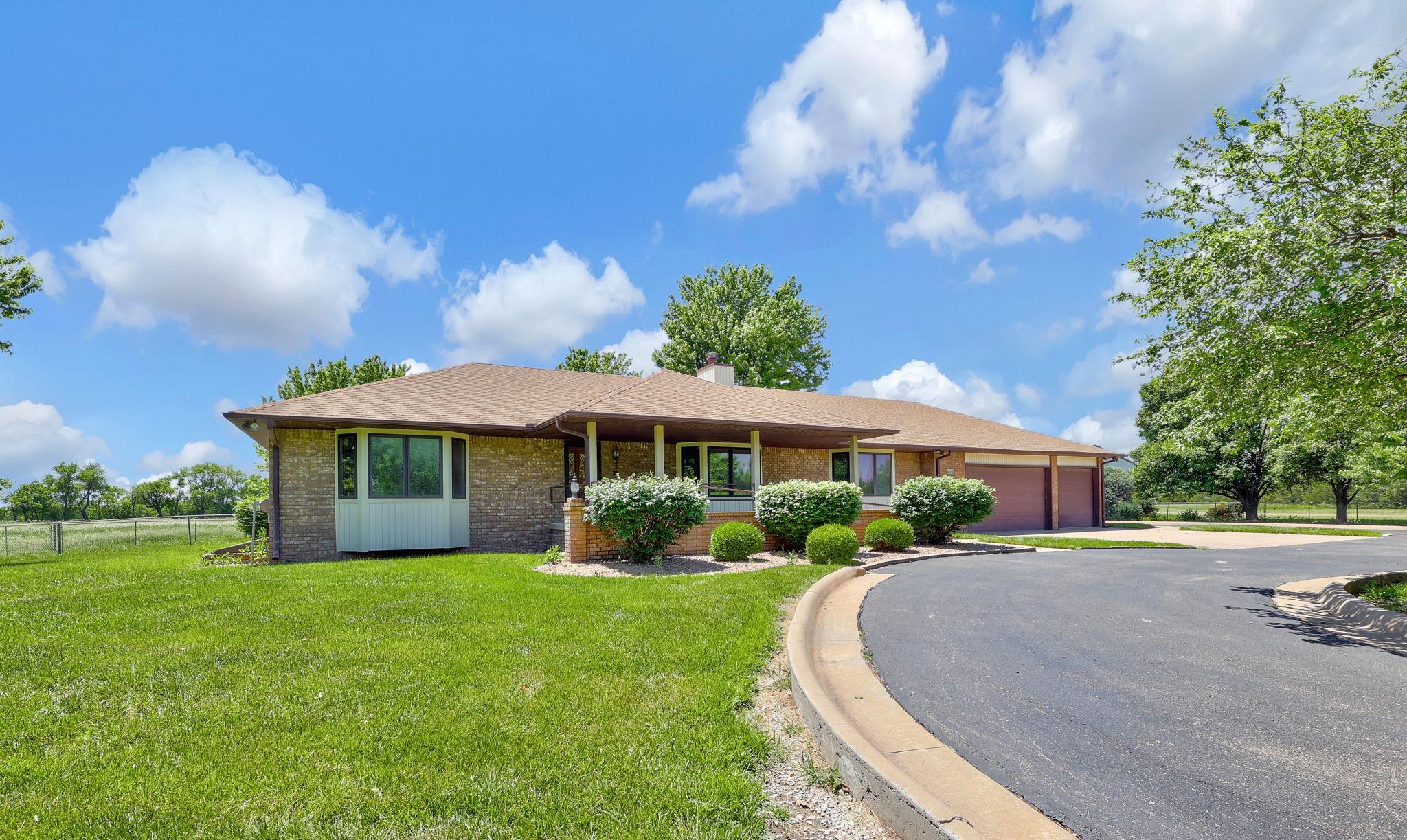 9637 N Hydraulic St, Valley Center, Kansas image 3