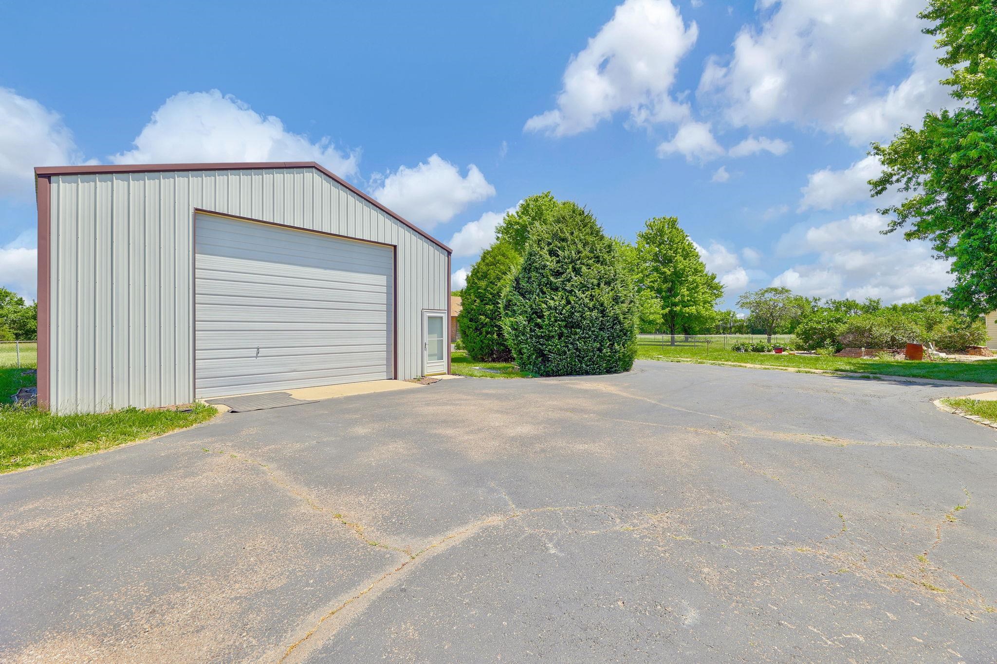 9637 N Hydraulic St, Valley Center, Kansas image 29