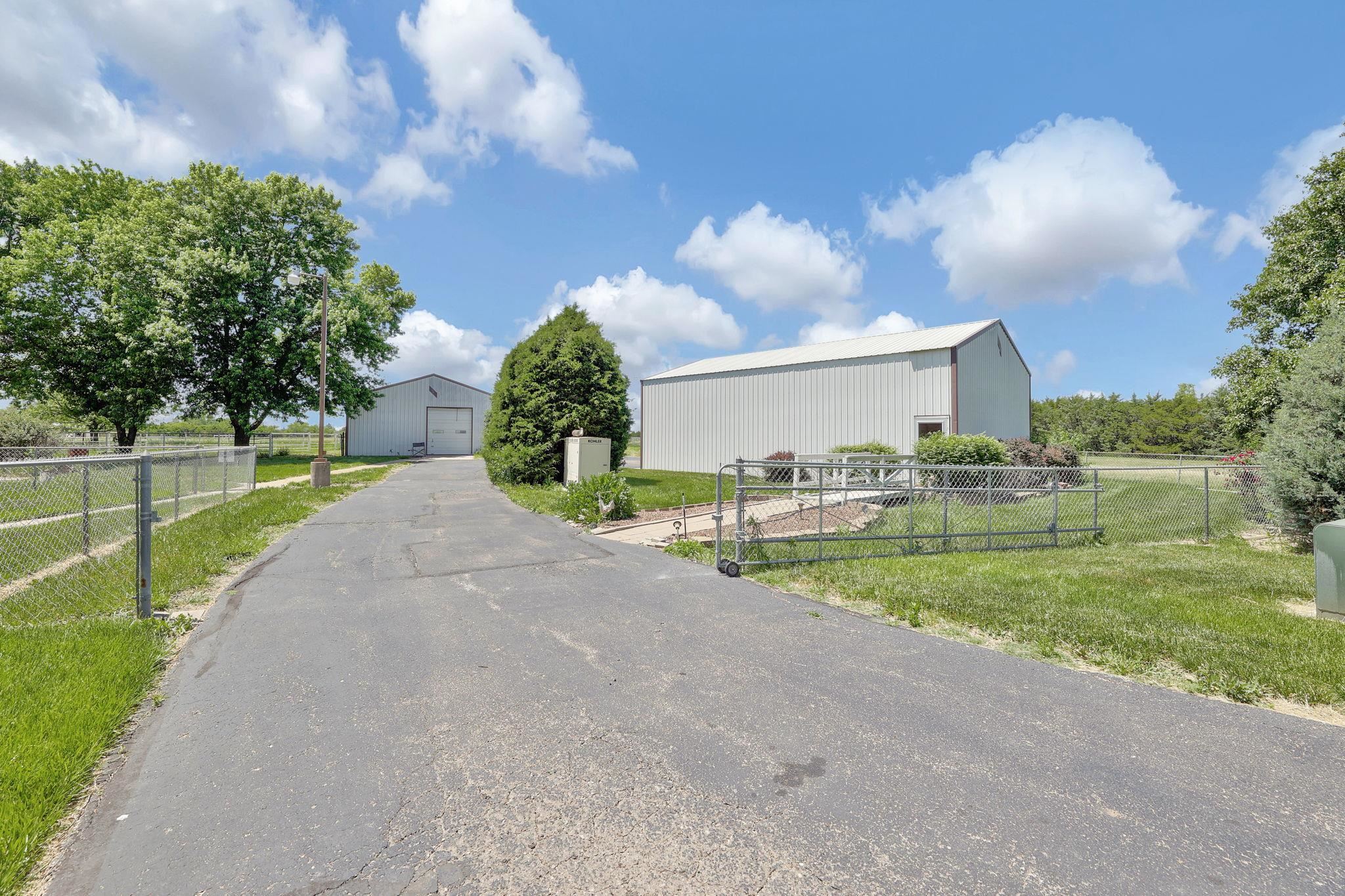 9637 N Hydraulic St, Valley Center, Kansas image 28