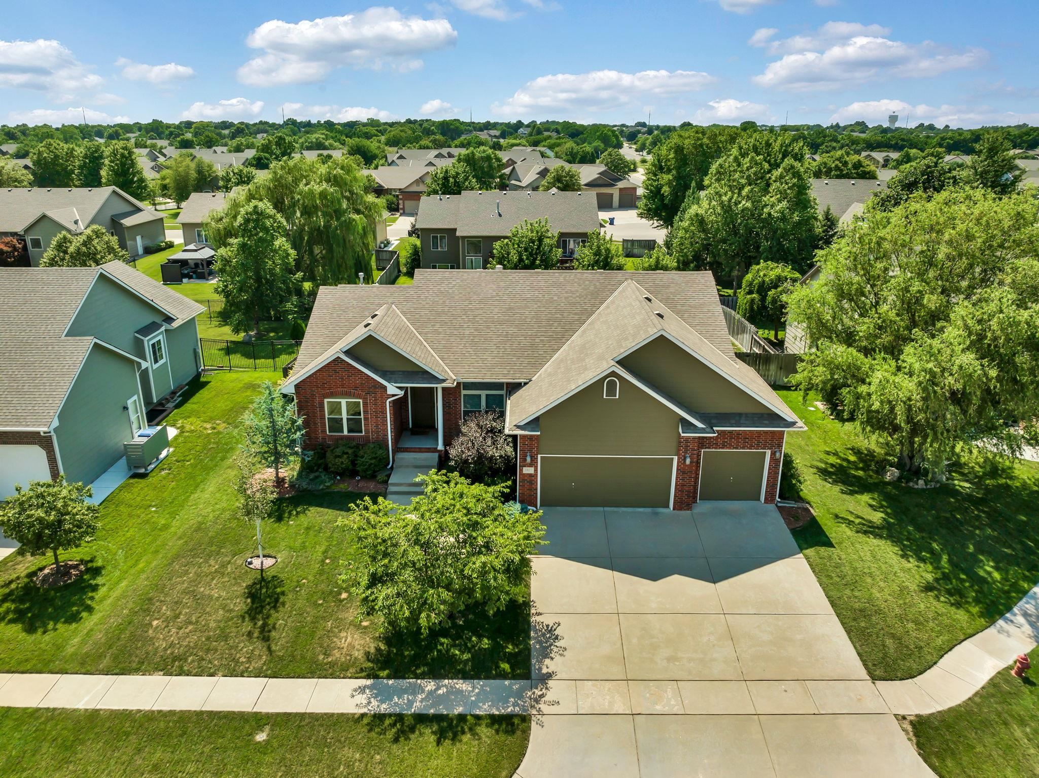 1027 N Beau Jardin Cir, Derby, Kansas image 1