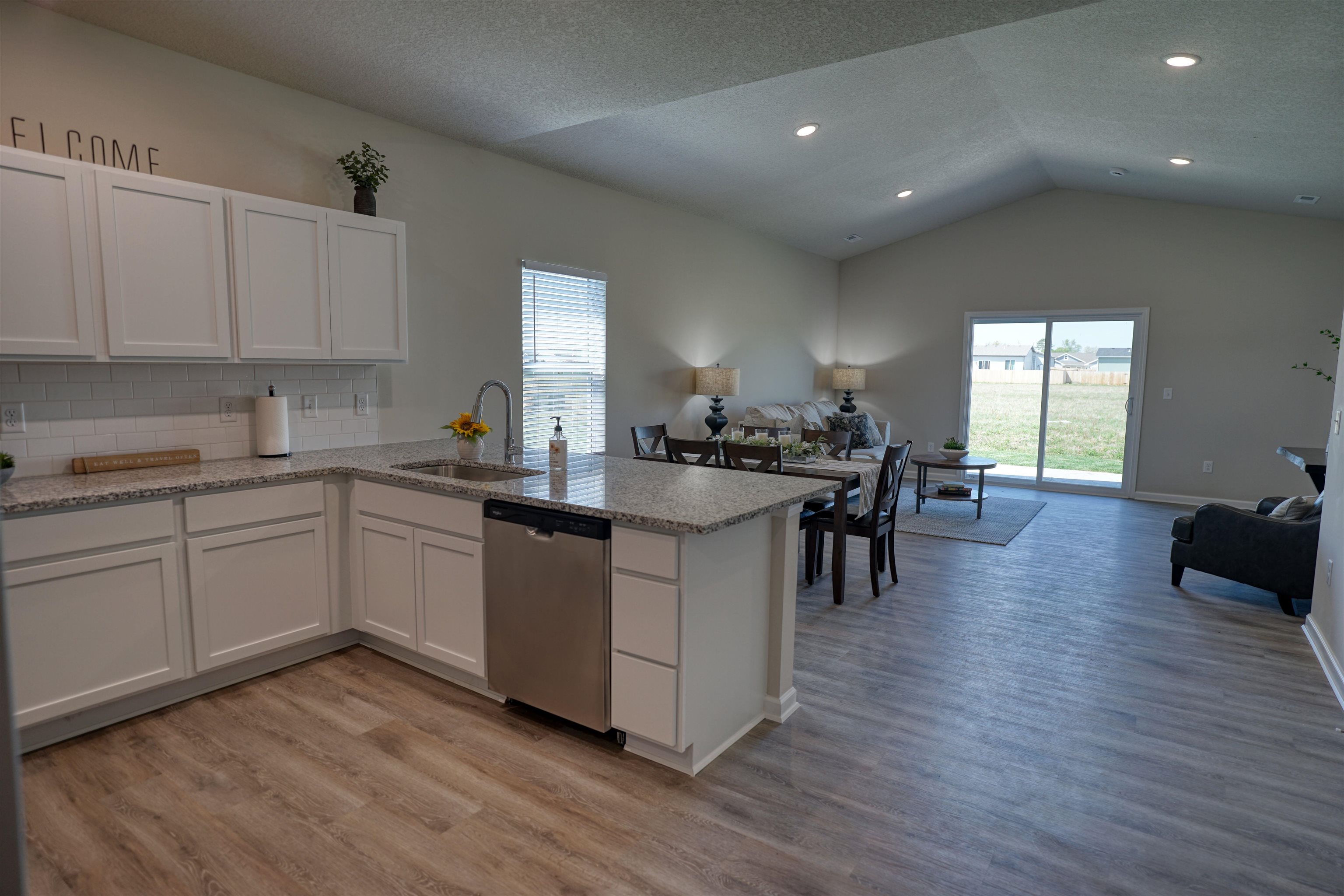 1007 Eastlinks Ct, McPherson, Kansas image 2