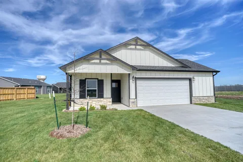 1007 Eastlinks Ct, McPherson, KS MLS: 654531