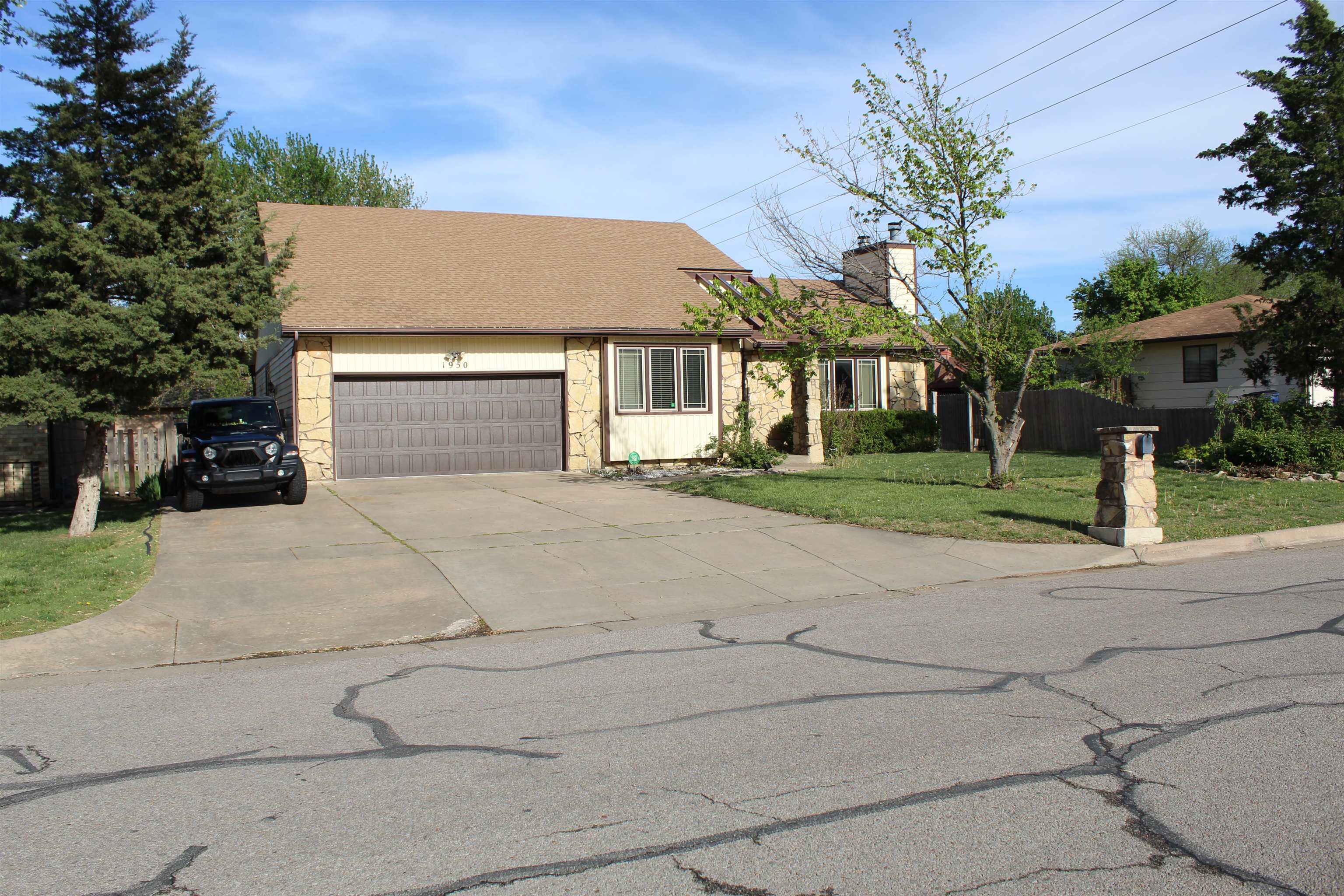 1950 S Capri Ln, Wichita, Kansas image 2