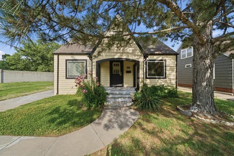 Homes For Sale - 510 S Broadview Ave<br/> Wichita, KS 67218