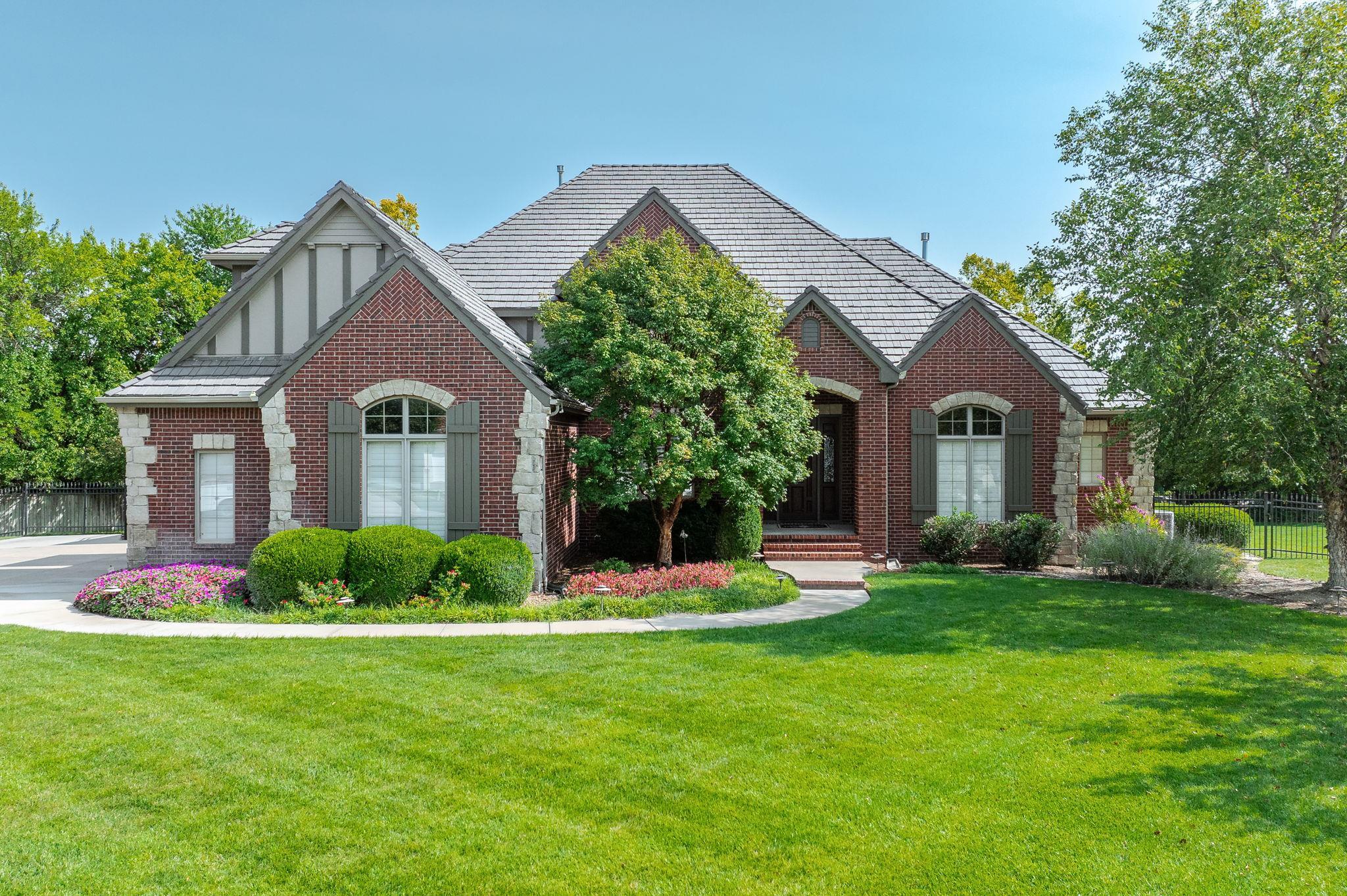 2110 N Keeneland Ct, Wichita, Kansas image 1