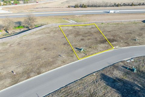 Vacant Land For Sale - 913 N Speyside Cir<br/> Andover, KS 67002