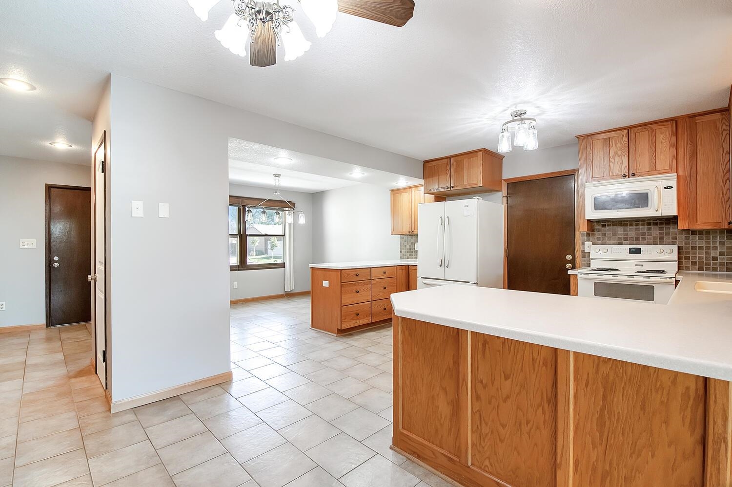 1513 E Carolyn St, Derby, Kansas image 6