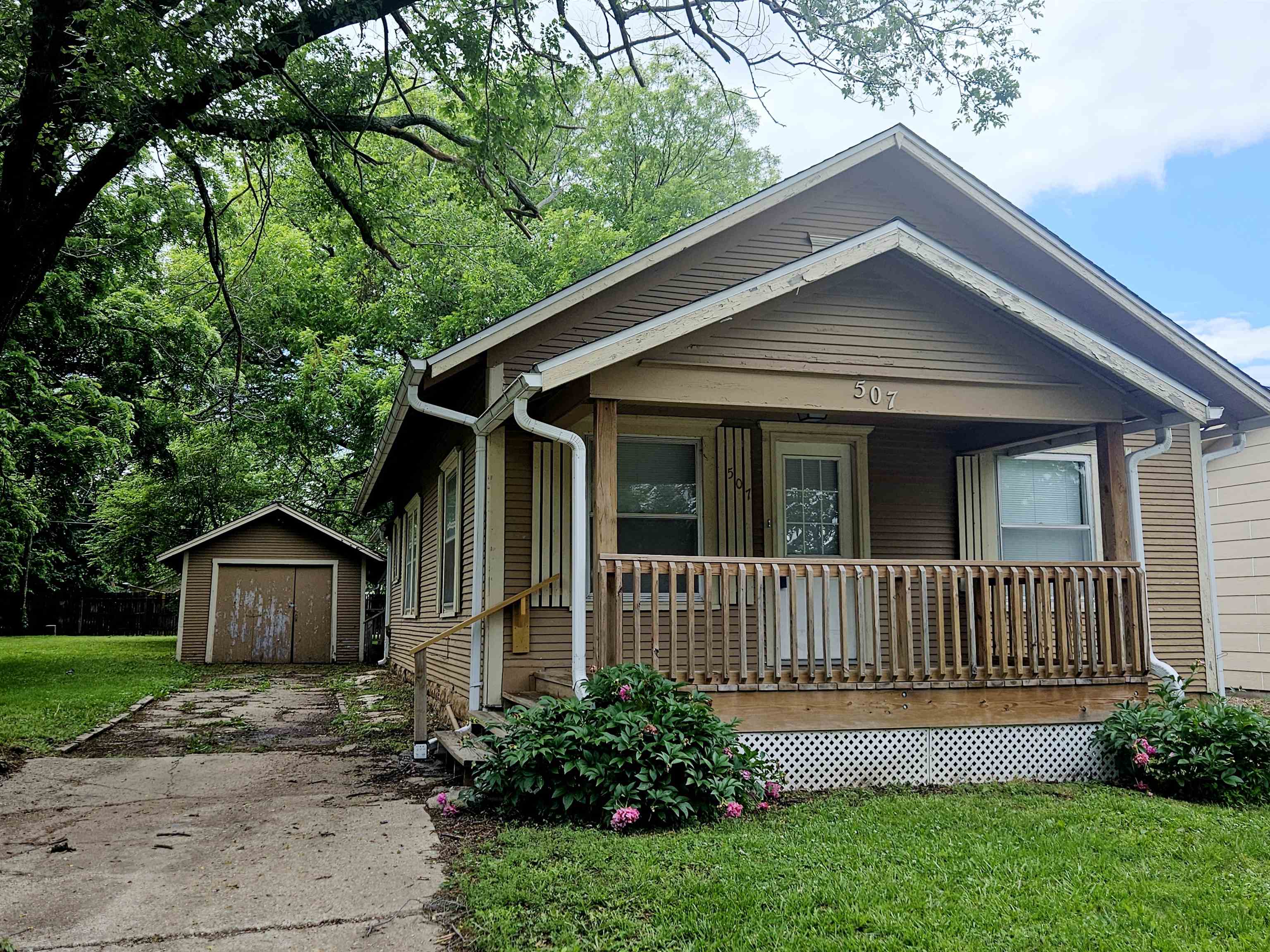 507 N Topeka St, El Dorado, Kansas image 1