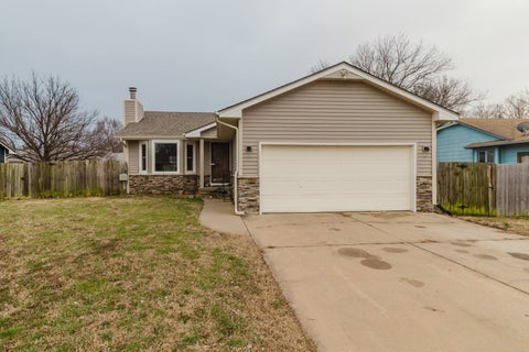 Homes For Sale - 523 W Maywood St<br/> Wichita, KS 67217