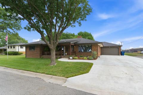 Homes For Sale - 112 N Sherman St<br/> Andale, KS 67001