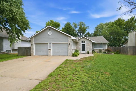 Homes For Sale - 11710 W Murdock St<br/> Sedgwick County, Wichita, KS 67212