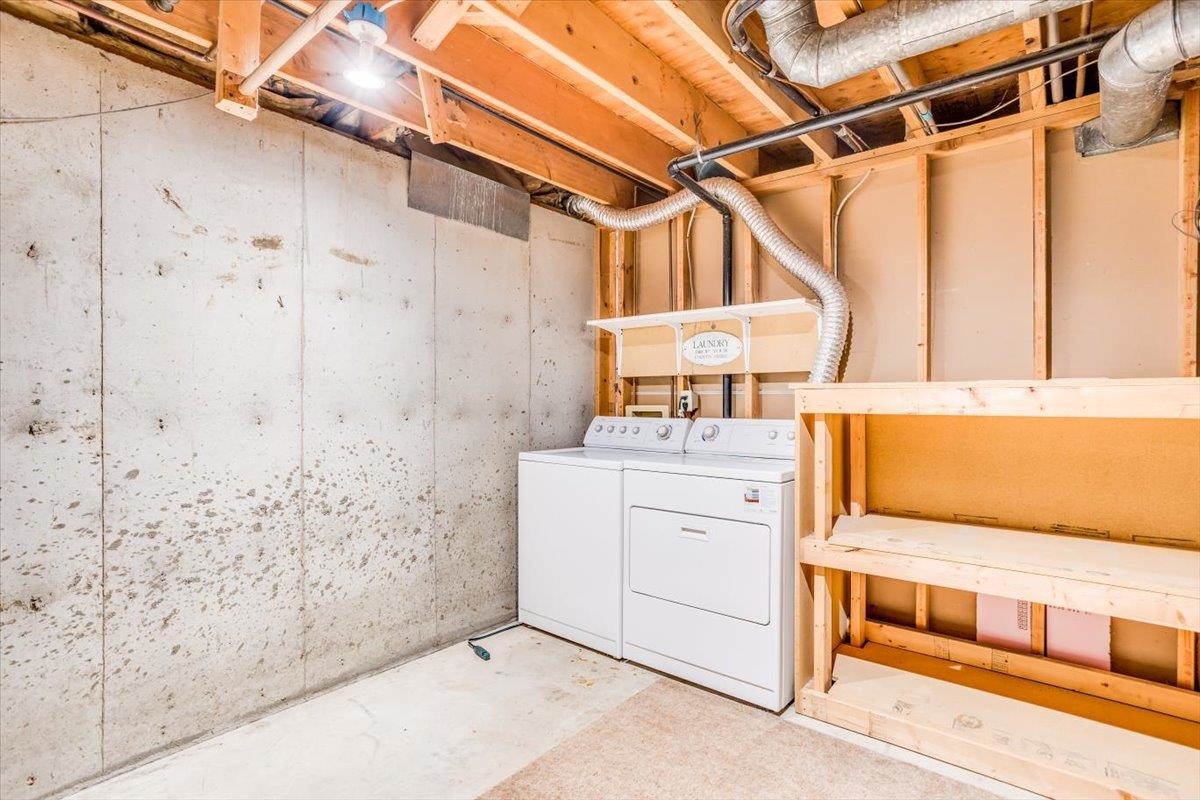 Wichita, Kansas 67207, United States, 3 Bedrooms Bedrooms, ,3 BathroomsBathrooms,Residential,Pending,50429