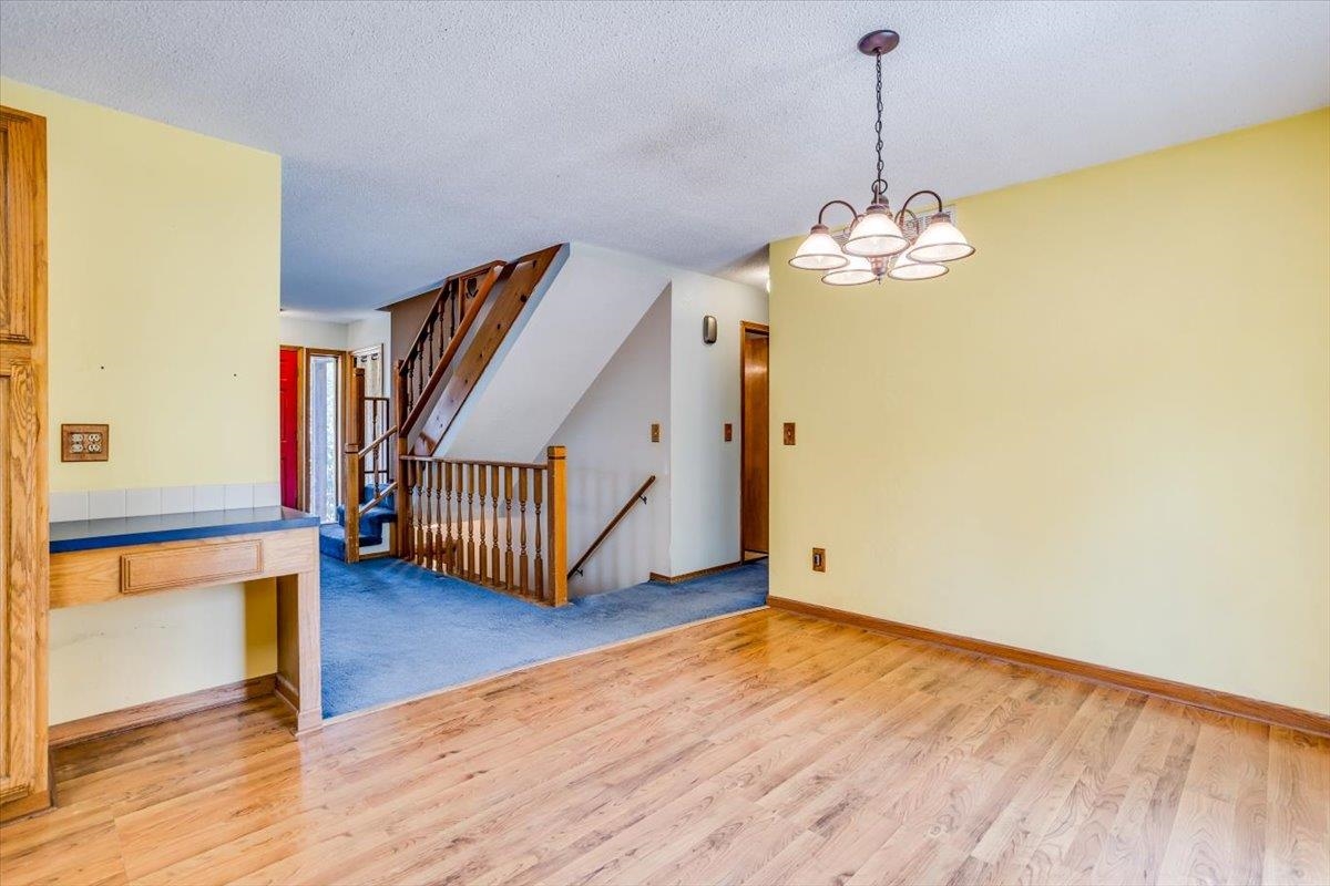 Wichita, Kansas 67207, United States, 3 Bedrooms Bedrooms, ,3 BathroomsBathrooms,Residential,Pending,50429