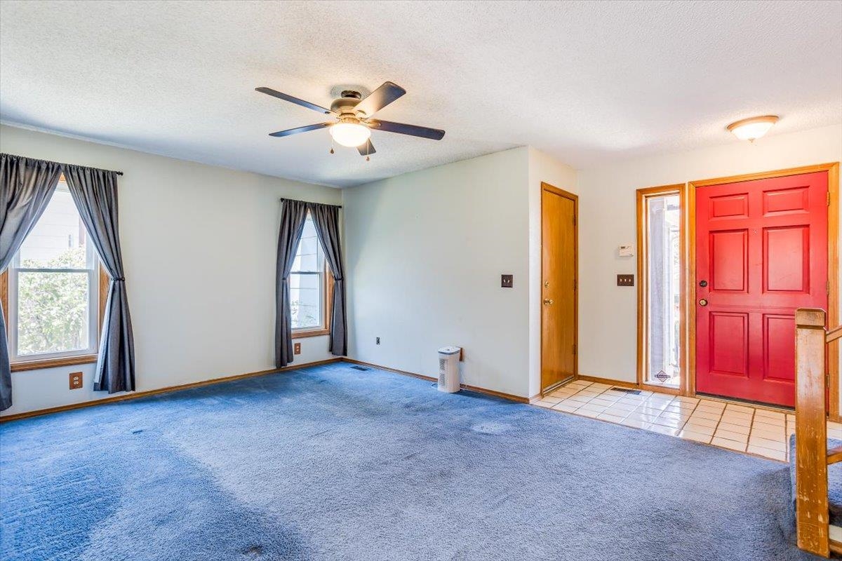 Wichita, Kansas 67207, United States, 3 Bedrooms Bedrooms, ,3 BathroomsBathrooms,Residential,Pending,50429