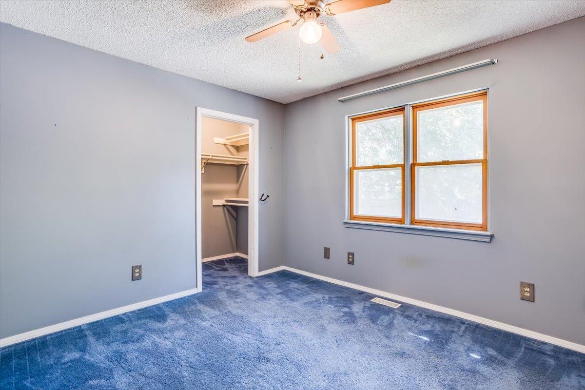 Wichita, Kansas 67207, United States, 3 Bedrooms Bedrooms, ,3 BathroomsBathrooms,Residential,Pending,50429