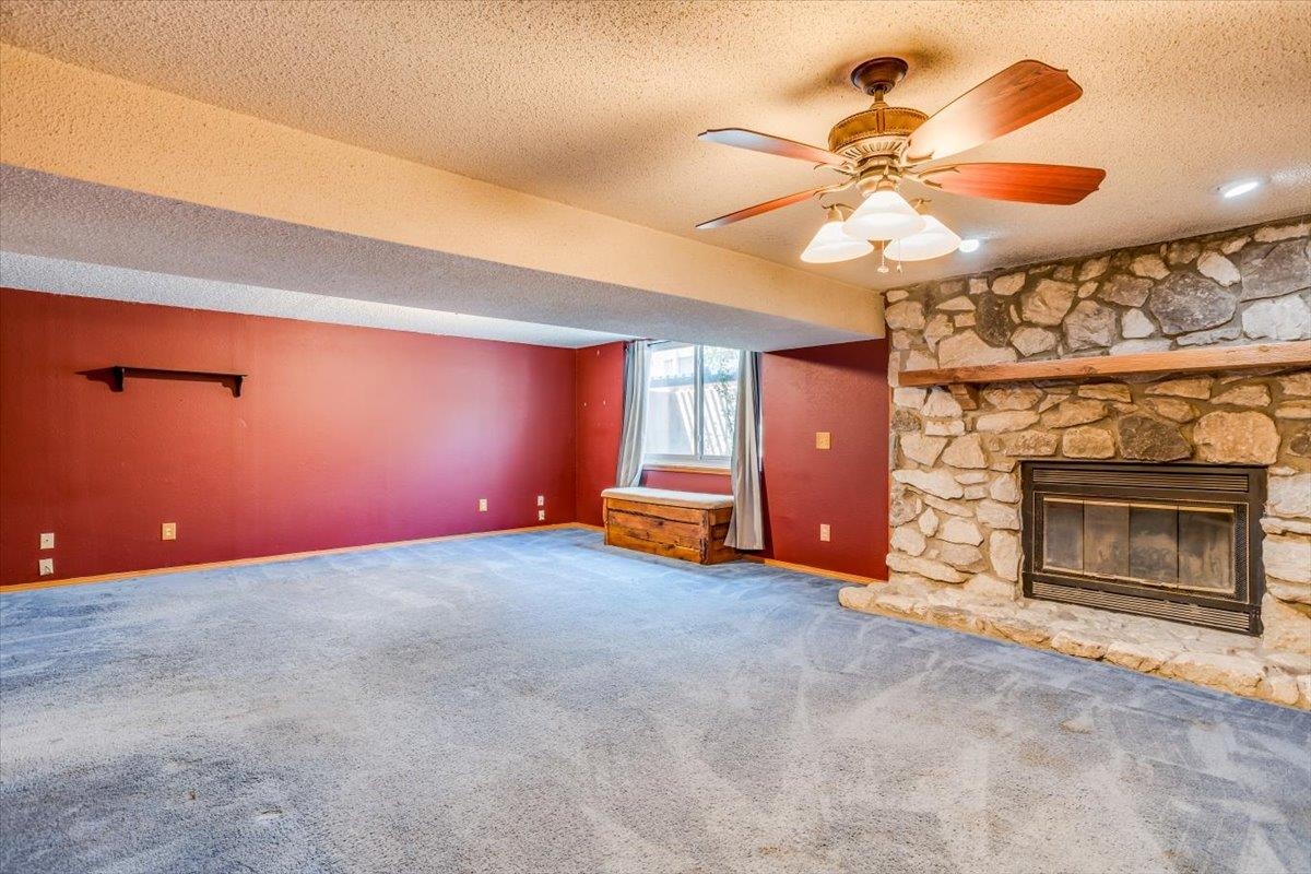 Wichita, Kansas 67207, United States, 3 Bedrooms Bedrooms, ,3 BathroomsBathrooms,Residential,Pending,50429