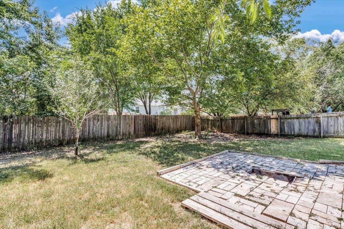 Wichita, Kansas 67207, United States, 3 Bedrooms Bedrooms, ,3 BathroomsBathrooms,Residential,Pending,50429