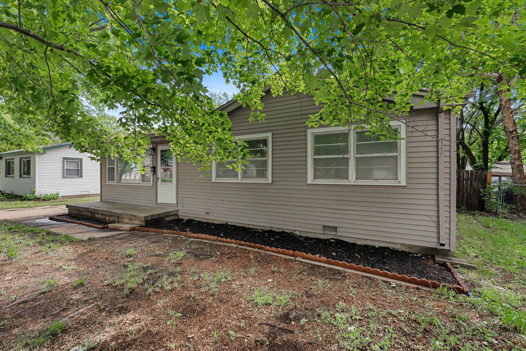 652 N Meridian Ave, Valley Center, Kansas image 1