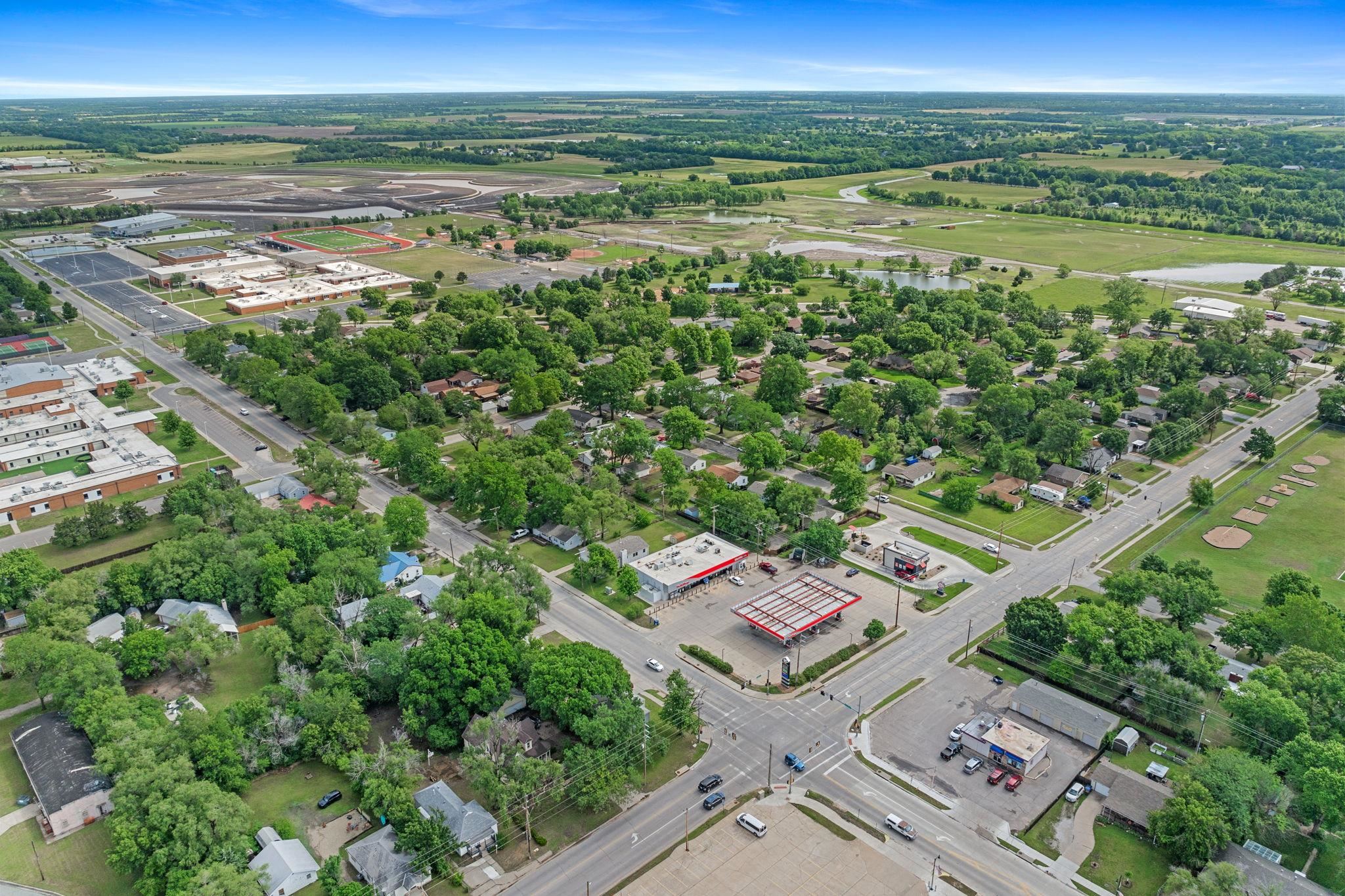 652 N Meridian Ave, Valley Center, Kansas image 28