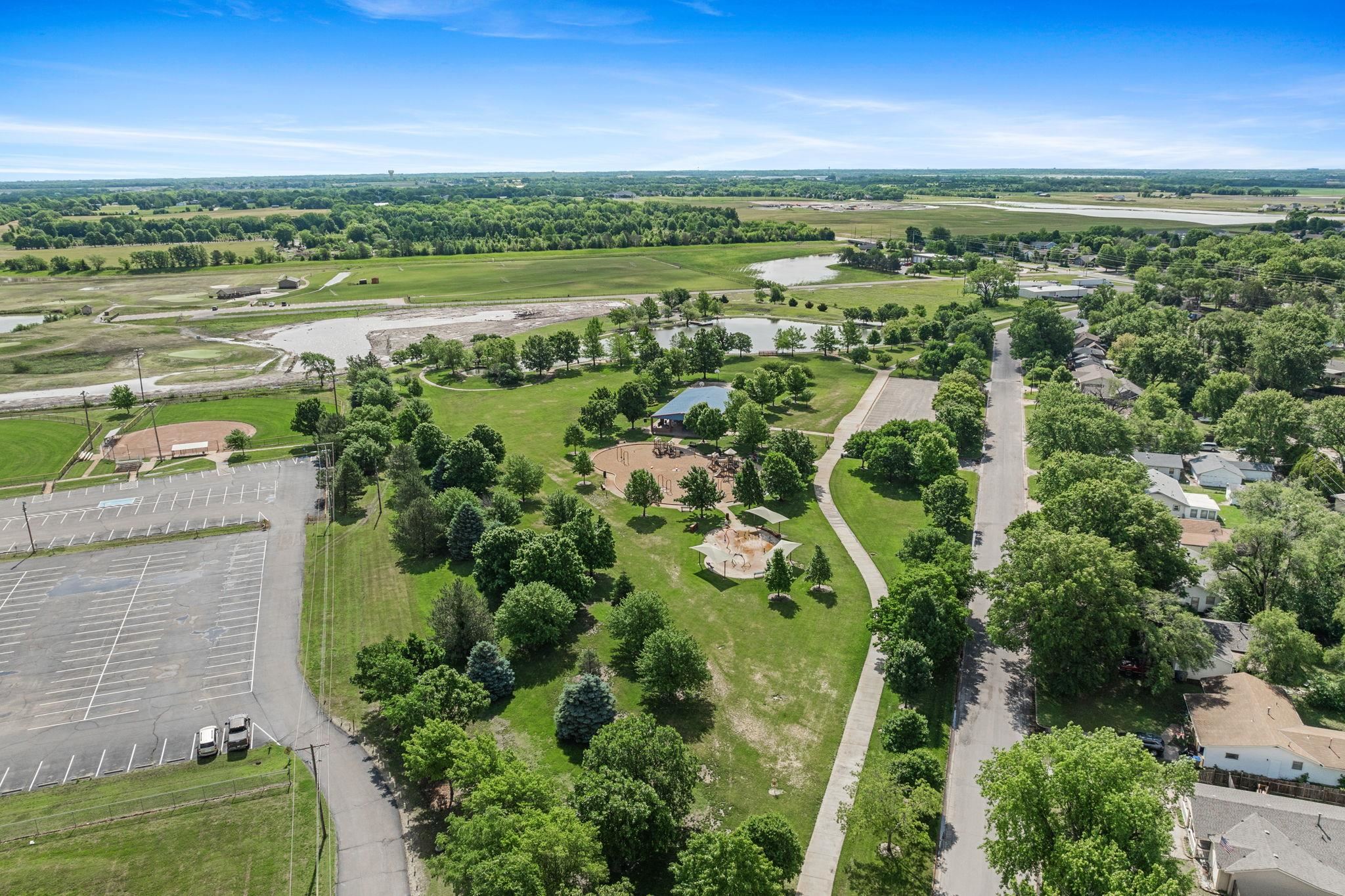 652 N Meridian Ave, Valley Center, Kansas image 29