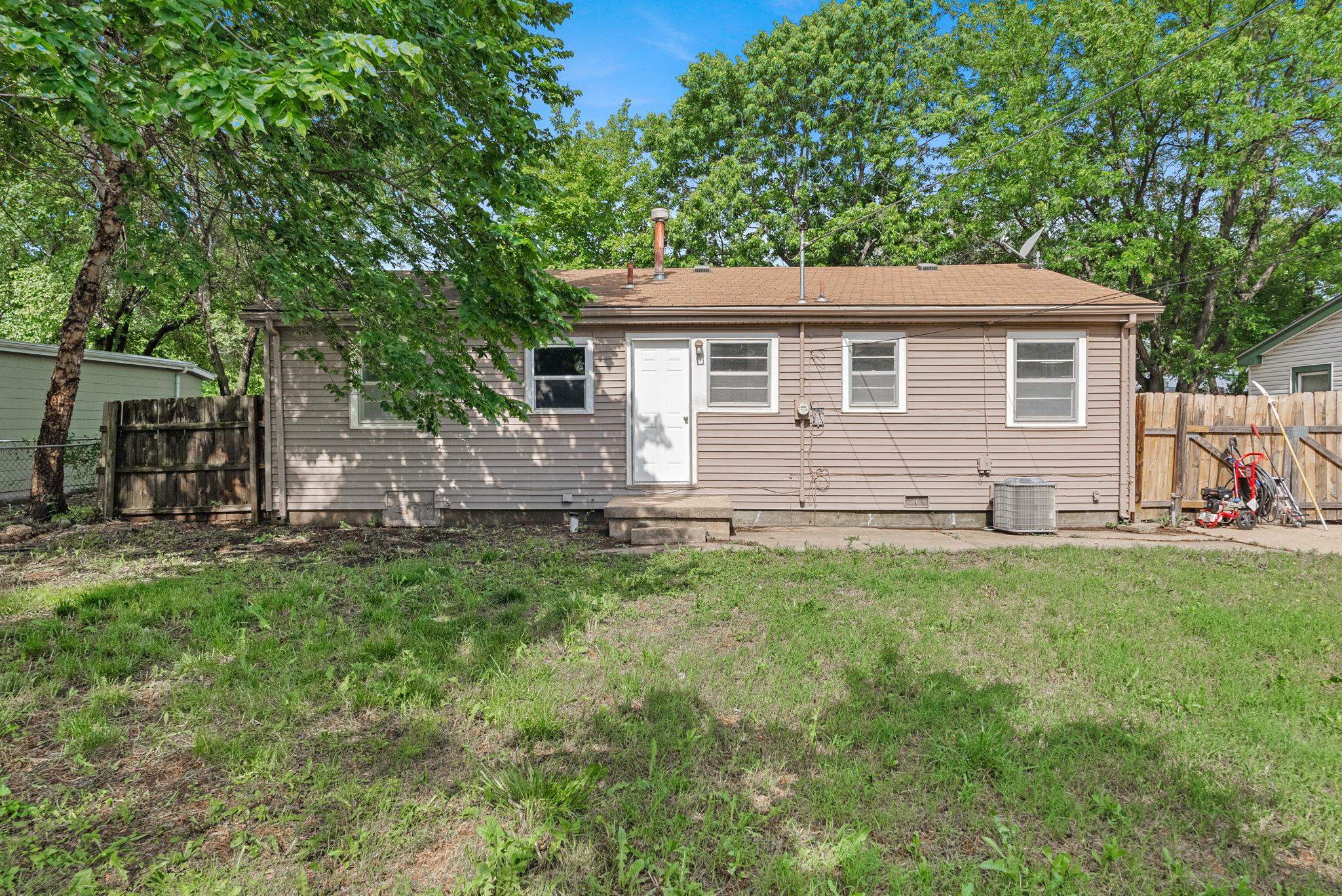 652 N Meridian Ave, Valley Center, Kansas image 18