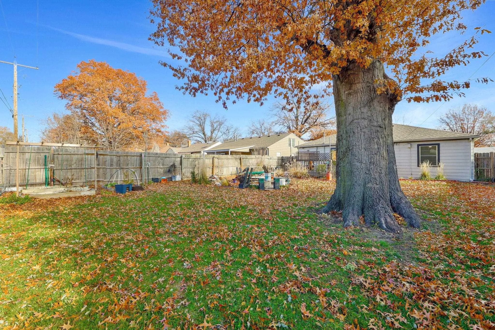 Wichita, Kansas 67218, United States, 2 Bedrooms Bedrooms, ,1 BathroomBathrooms,Residential,Pending,18849