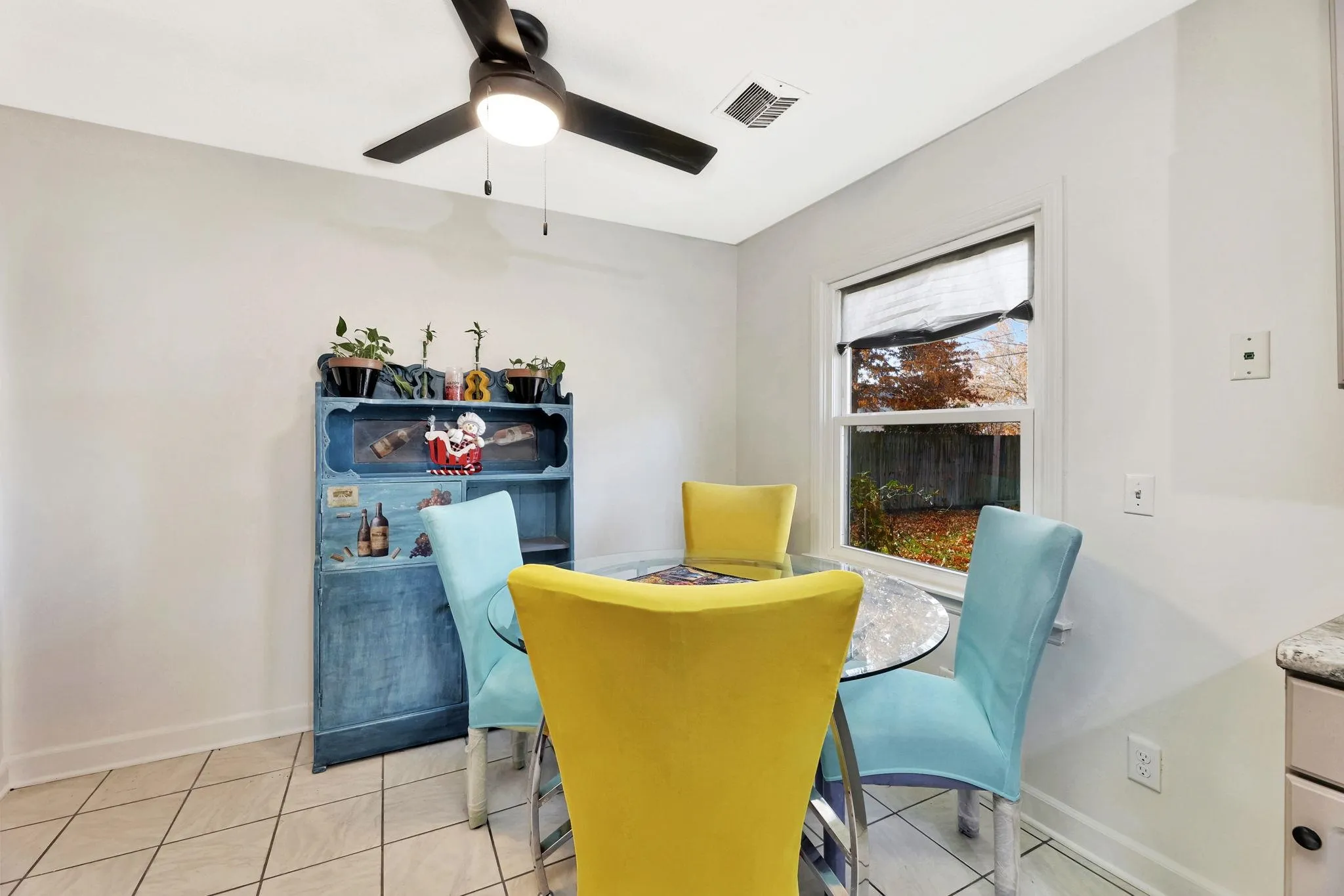 Wichita, Kansas 67218, United States, 2 Bedrooms Bedrooms, ,1 BathroomBathrooms,Residential,Pending,18849